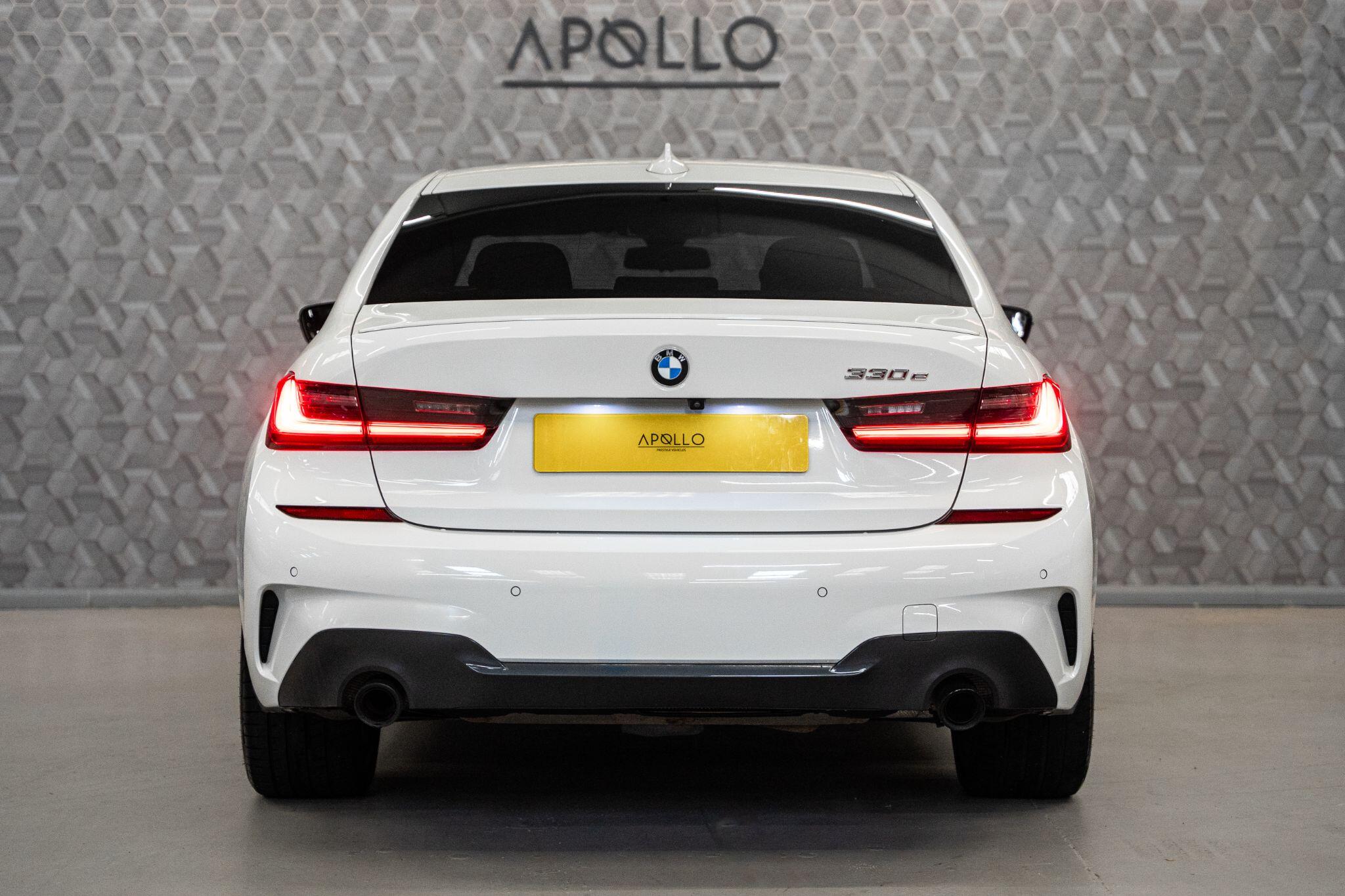 BMW 3 Series view 4