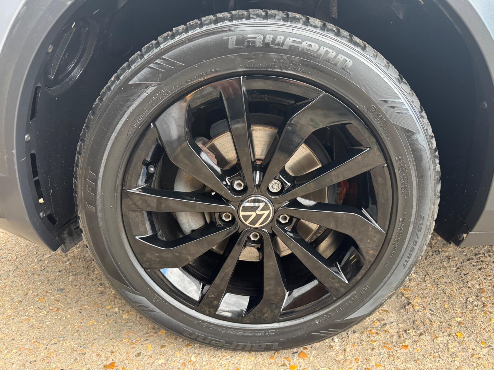 Volkswagen T-Roc view 34