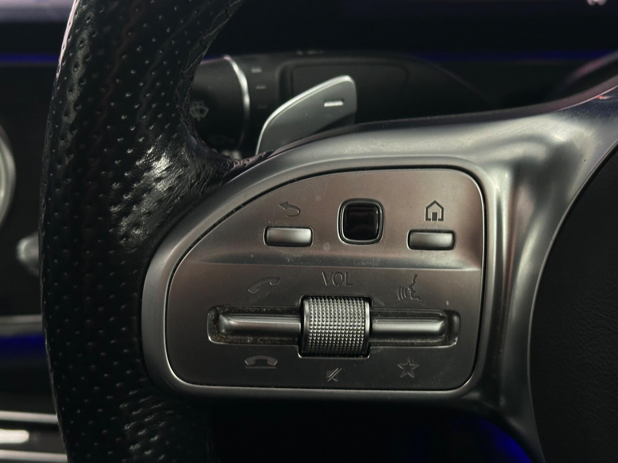 Mercedes-Benz E Class view 26