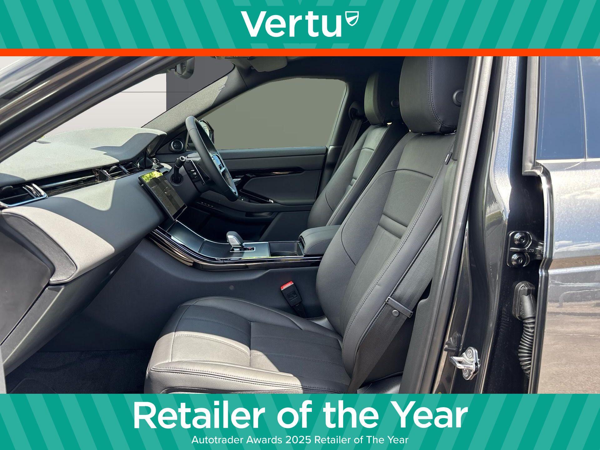 Land Rover Discovery Sport view 3