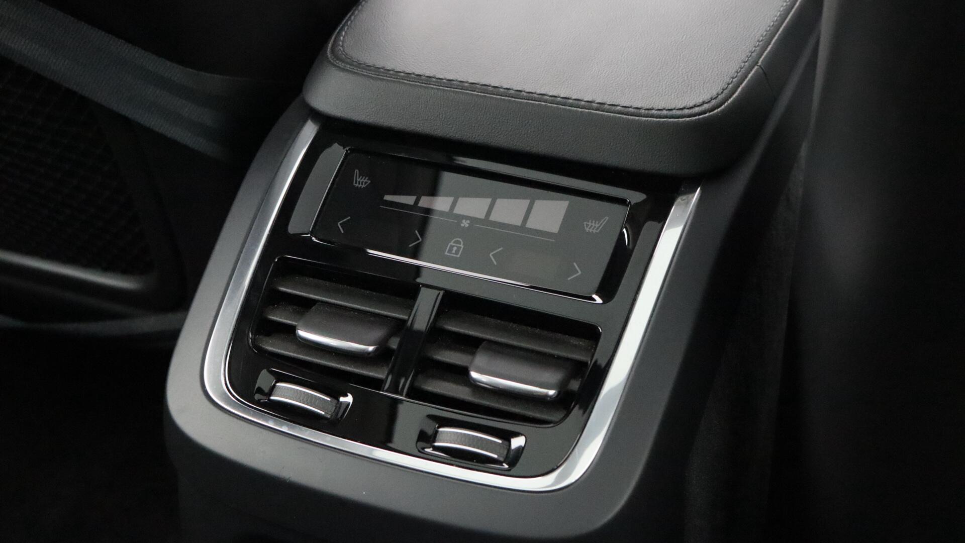 Volvo XC90 view 41