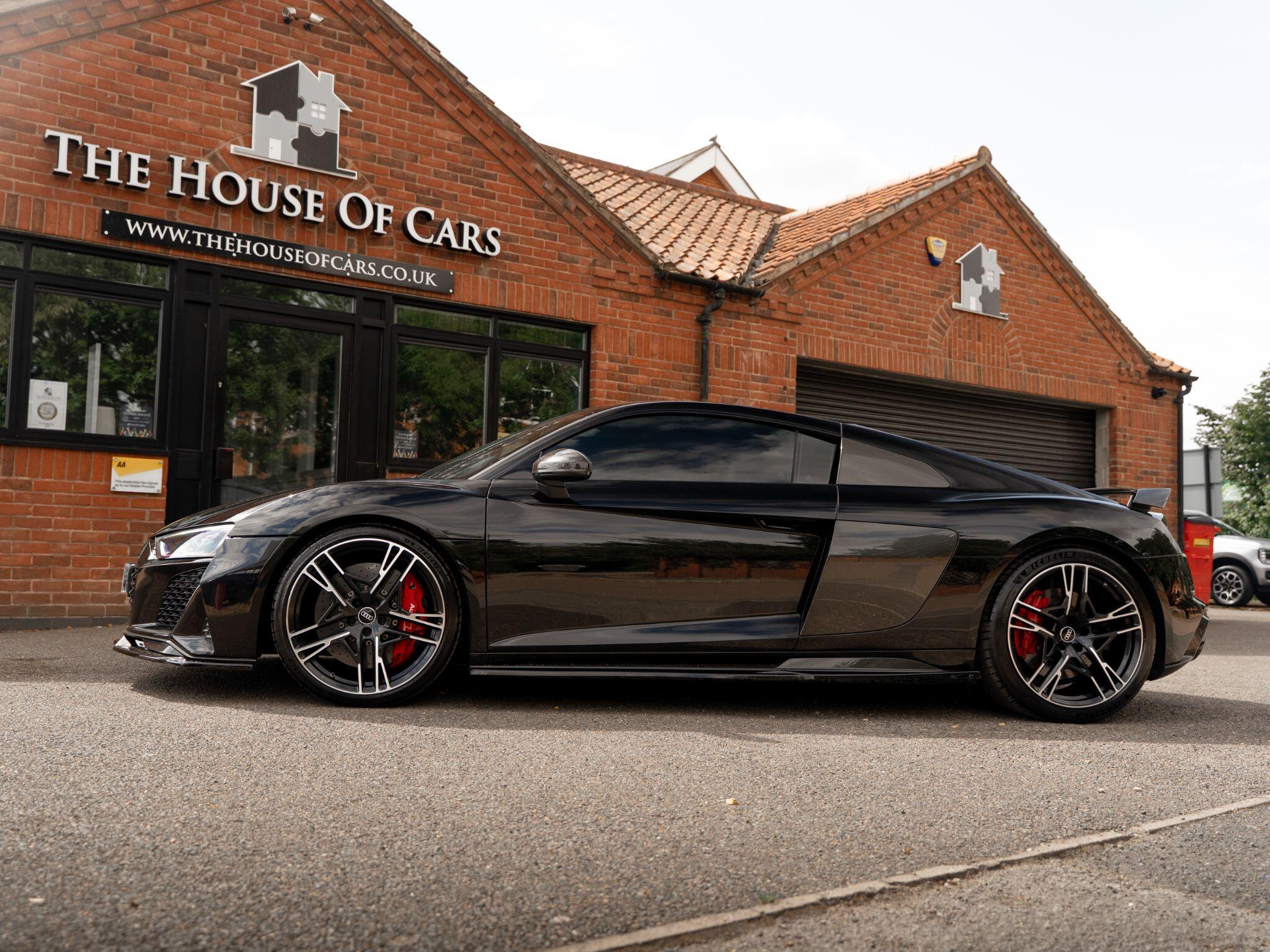 Audi R8 view 18