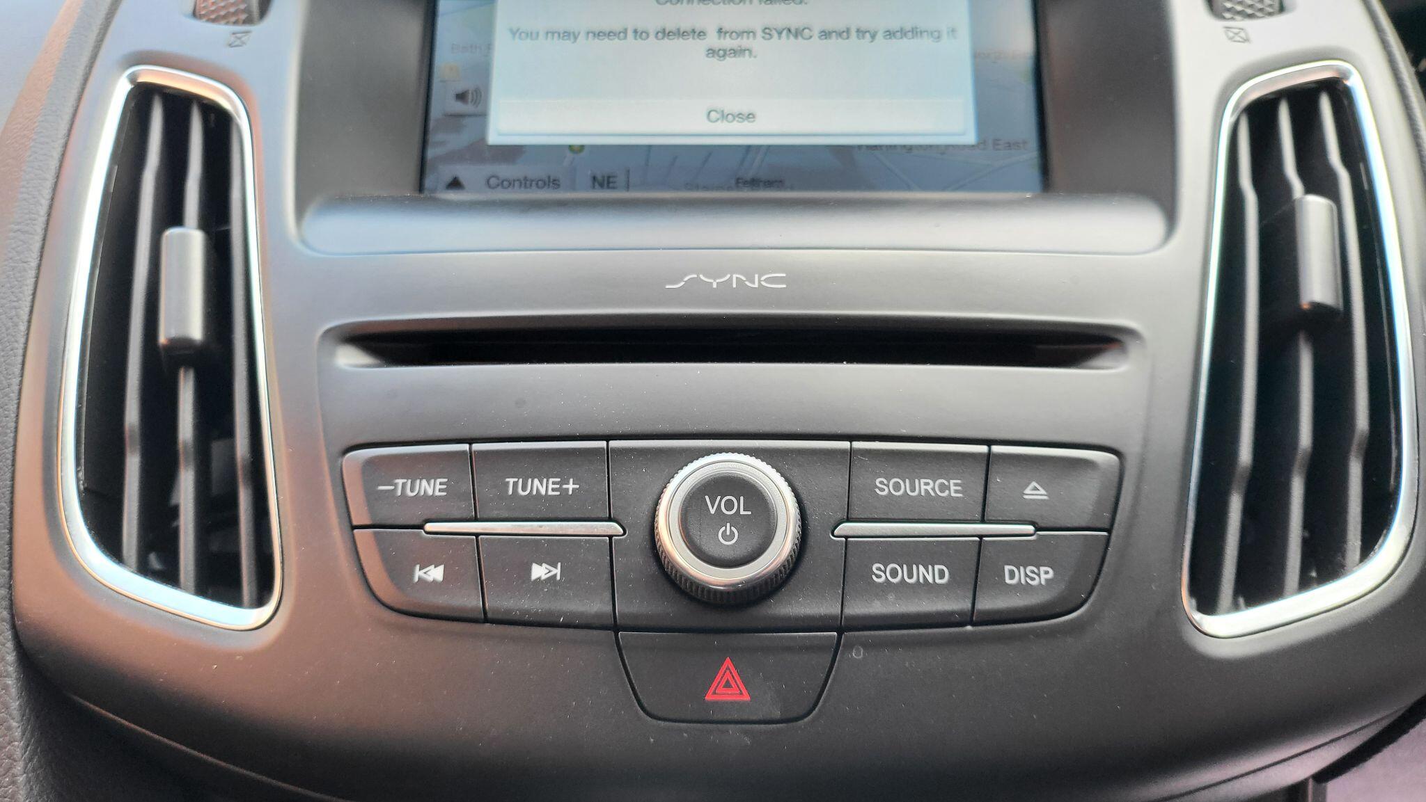 Ford Focus view 22