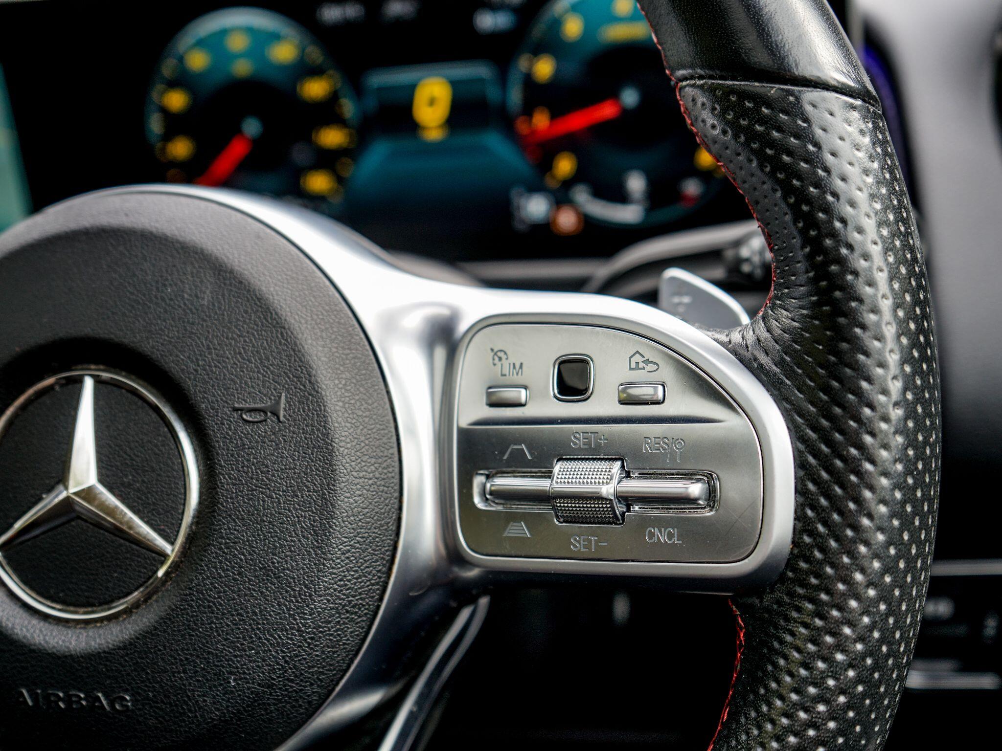 Mercedes-Benz GLB view 34