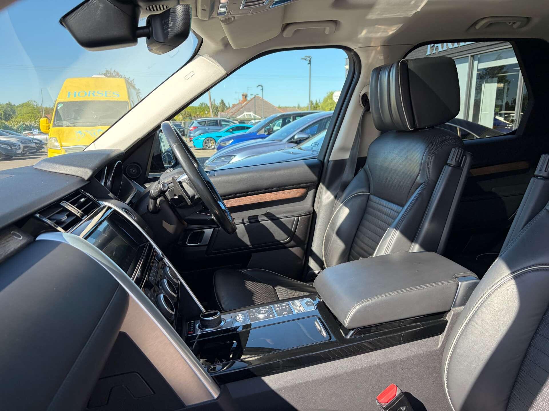 Land Rover Discovery 3 view 18