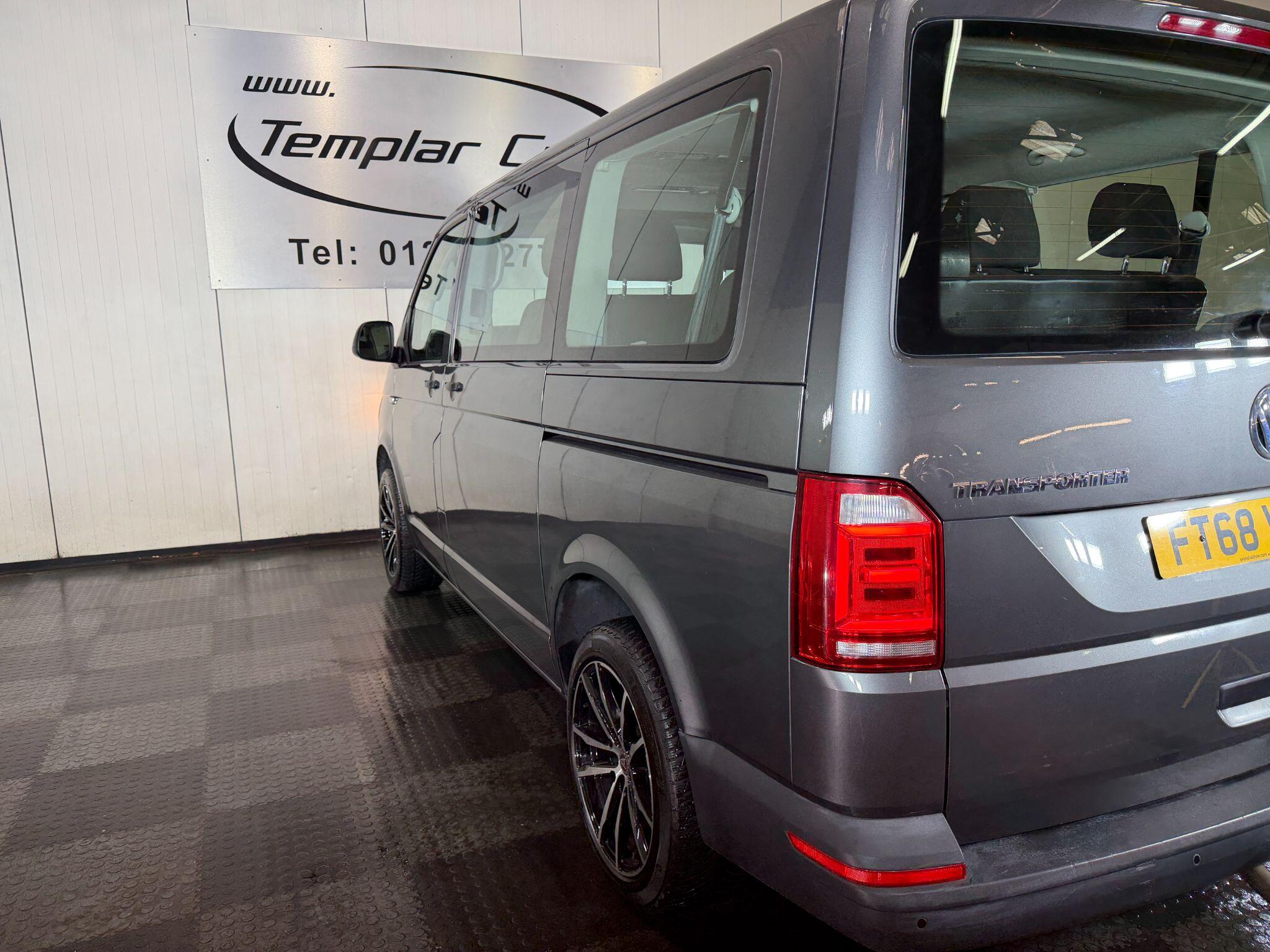 Volkswagen Transporter view 9