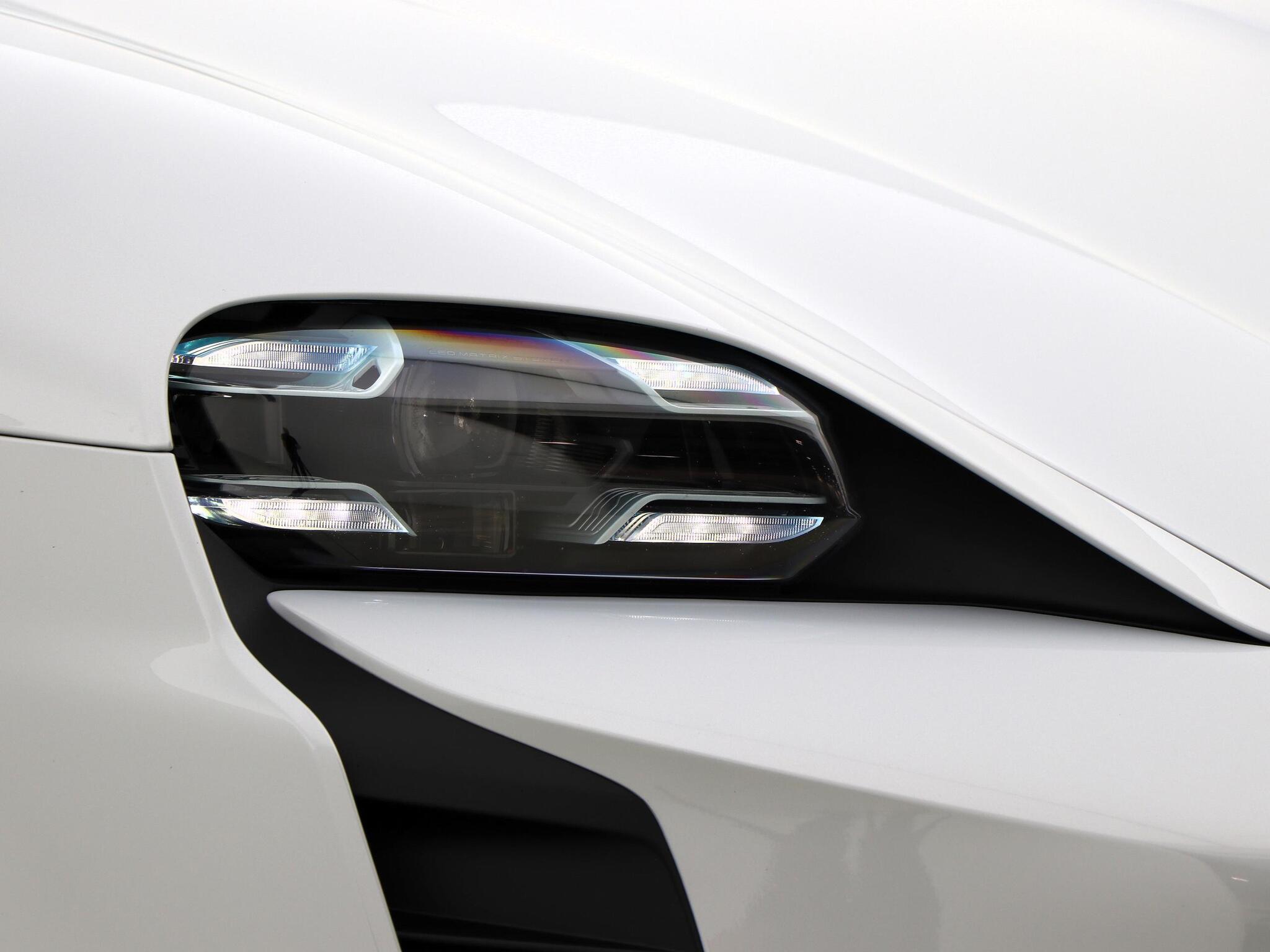 Porsche Taycan view 12