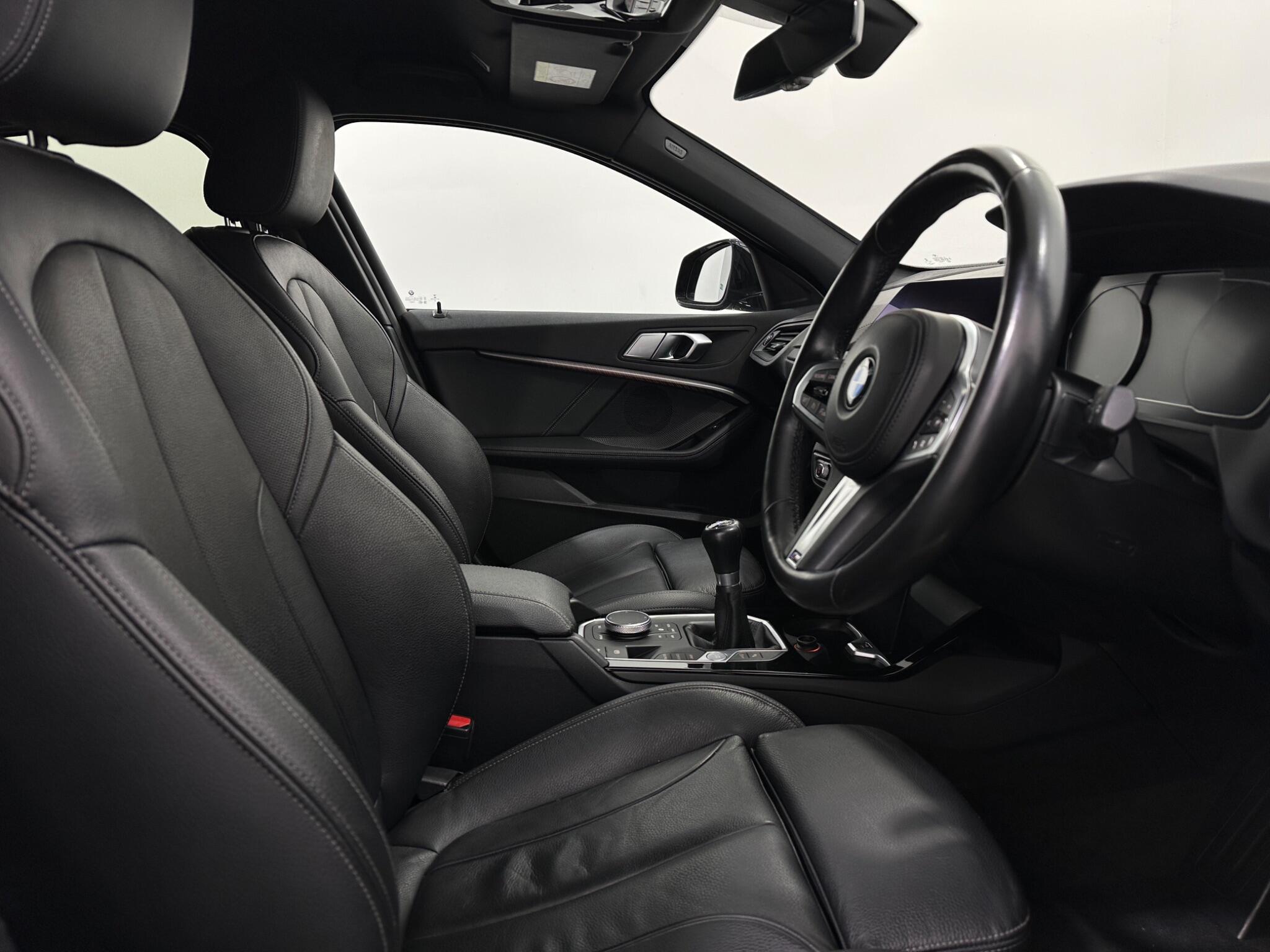 BMW 1 Series view 34