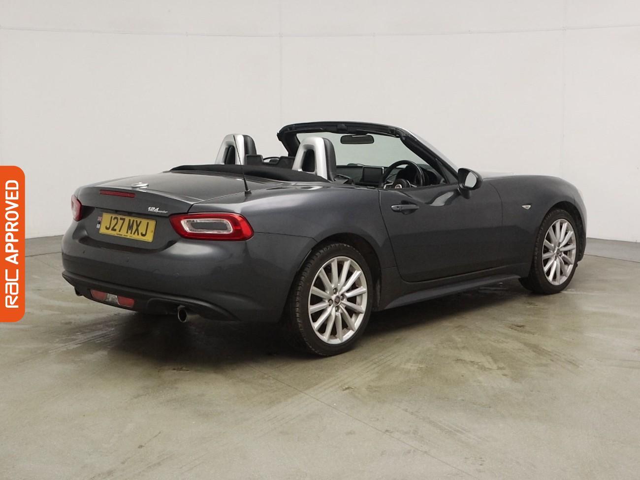 Fiat 124 Spider view 29