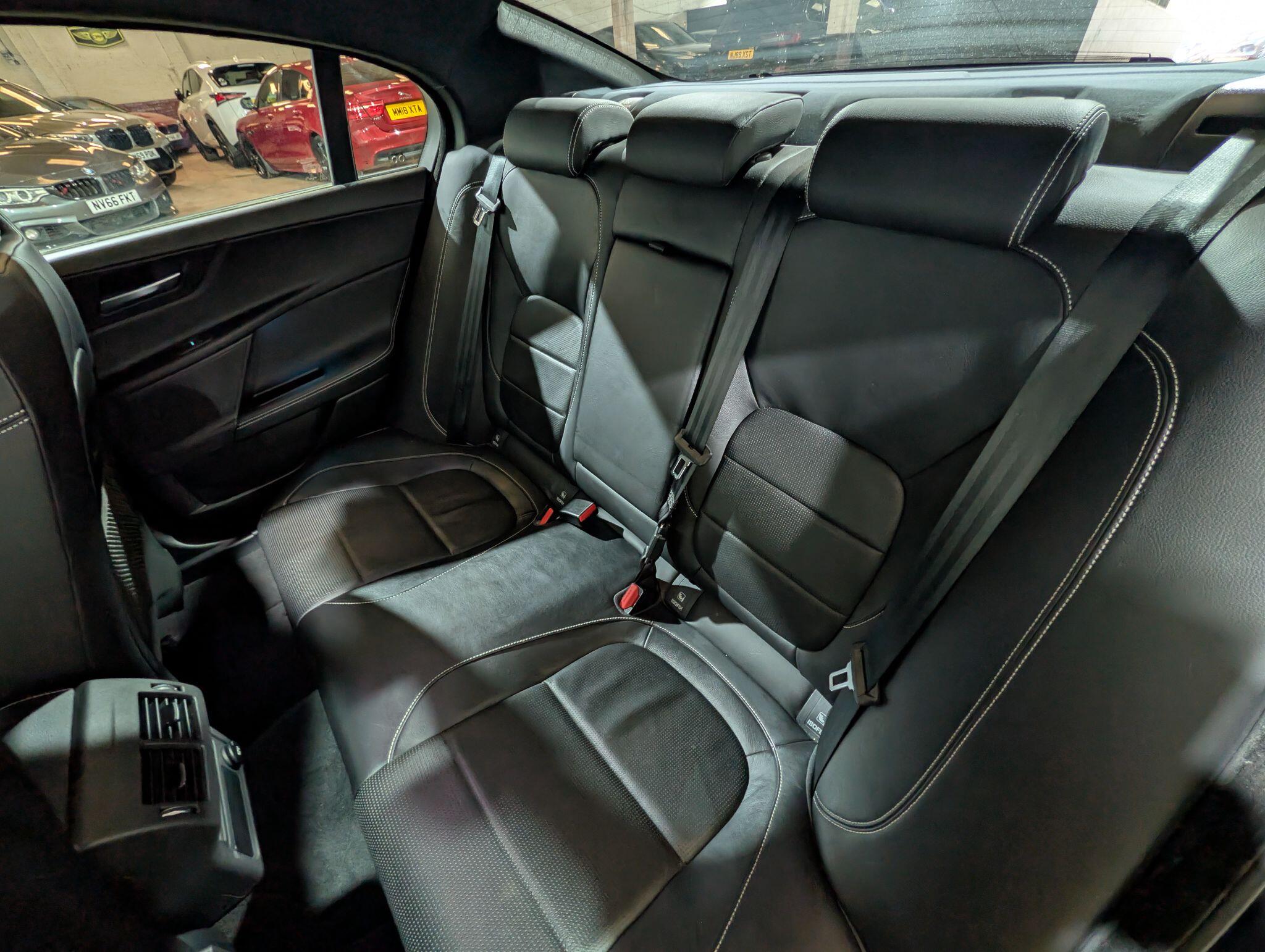 Jaguar Xe view 53