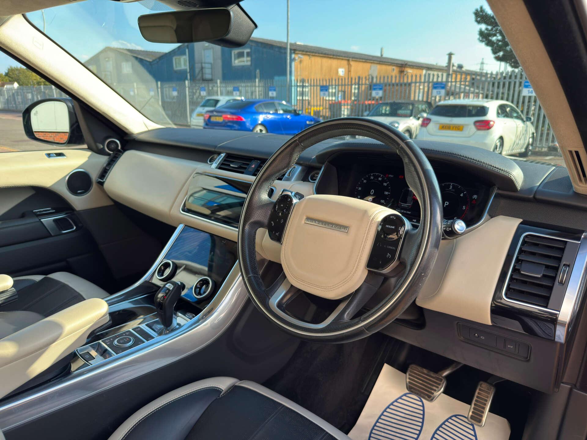 Land Rover Range Rover Sport view 12