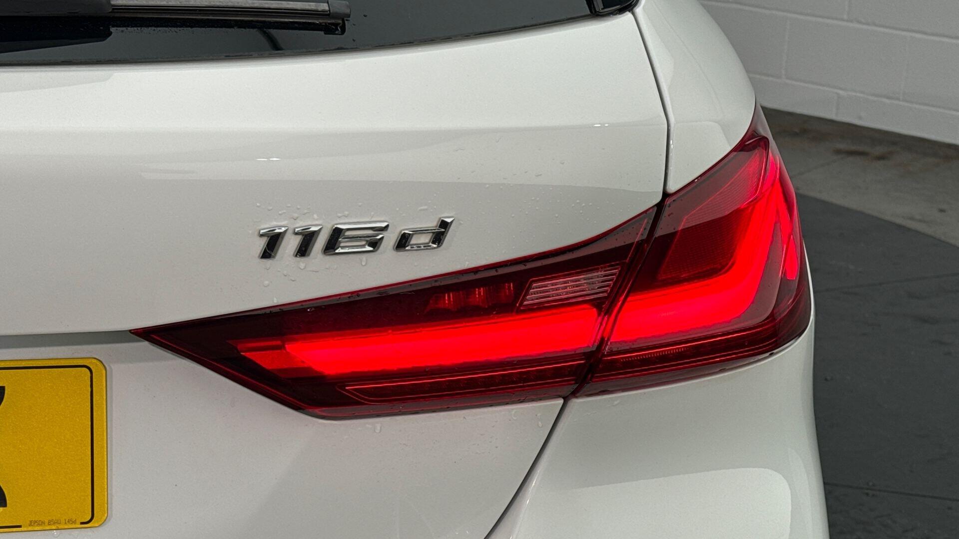 BMW 1 Series view 22