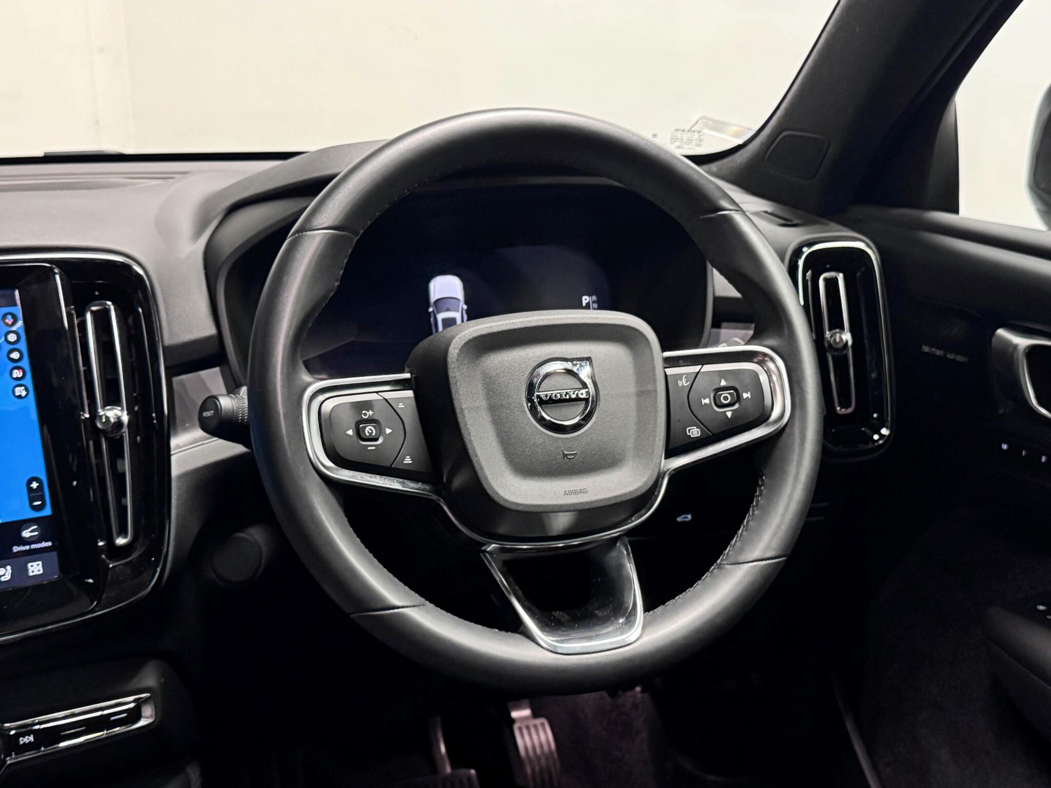 Volvo XC40 view 33