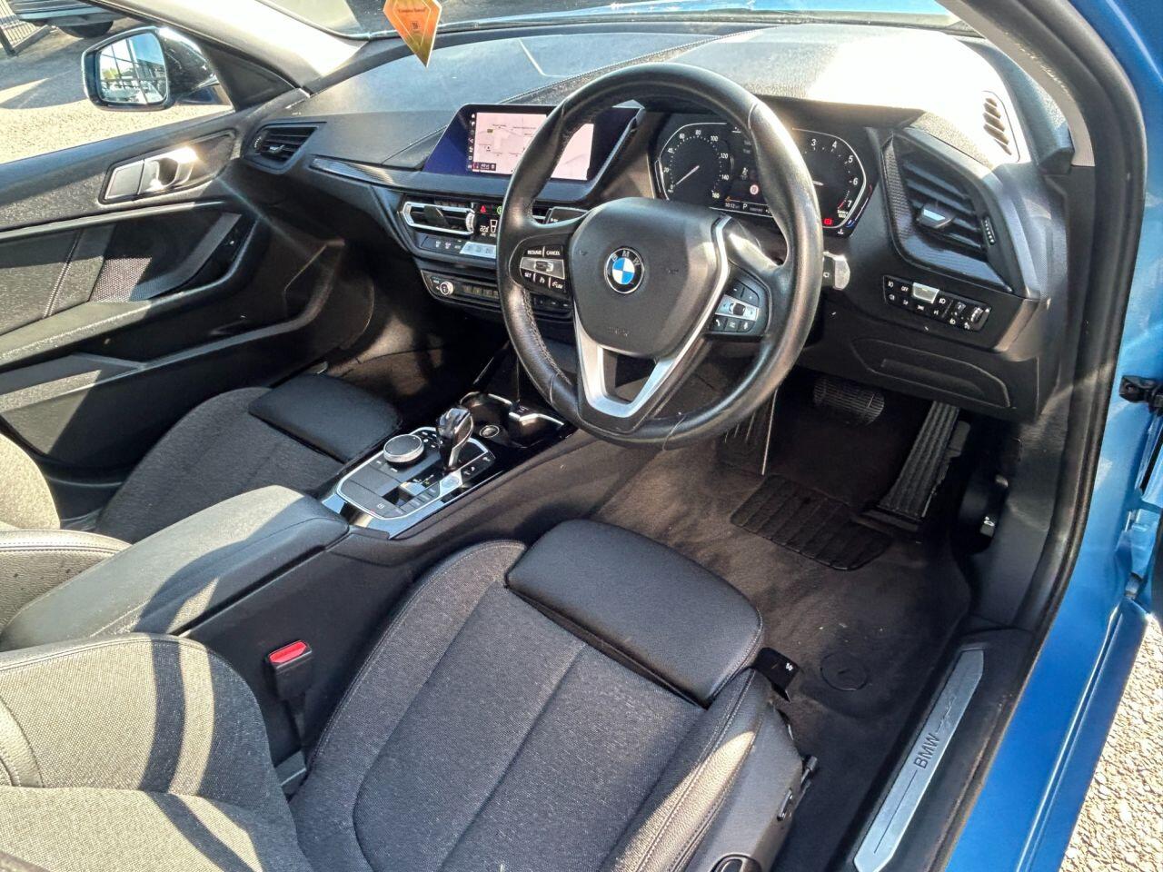 BMW 1 Series view 9