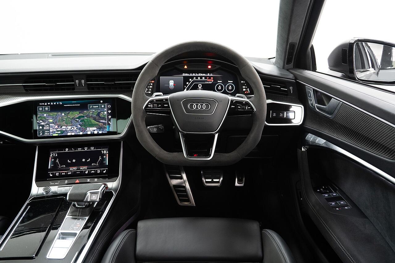 Audi RS6 view 8