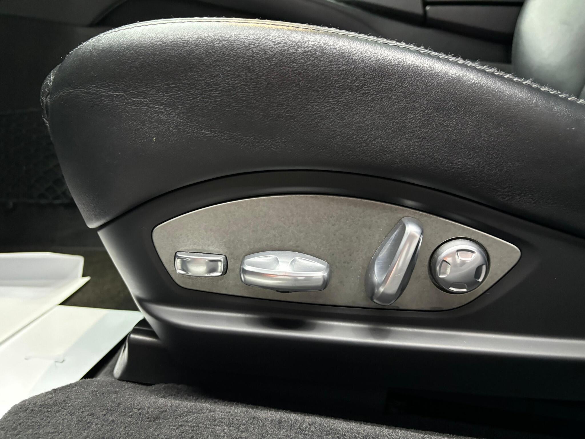 Porsche Panamera view 25