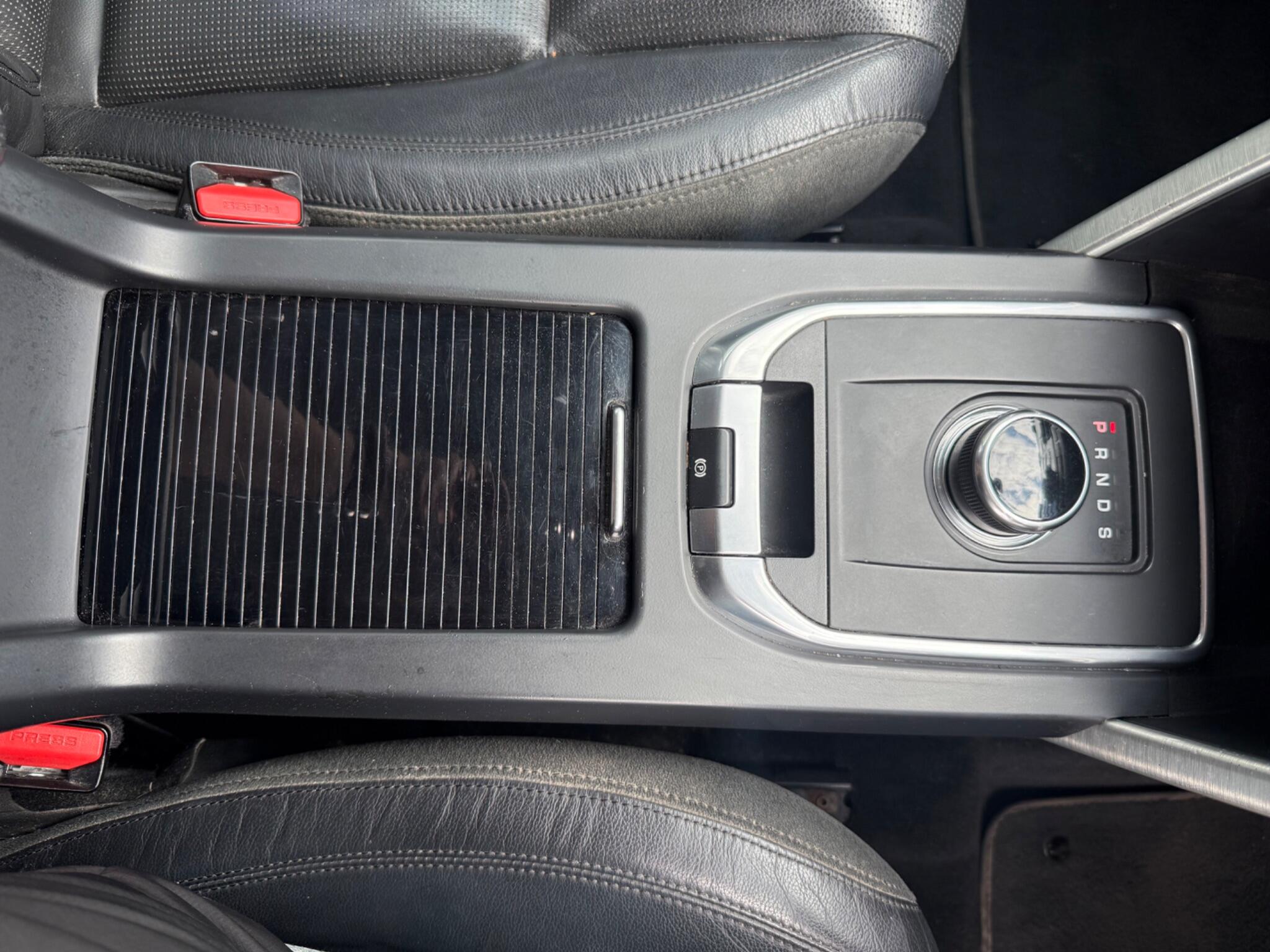 Land Rover Discovery Sport view 18
