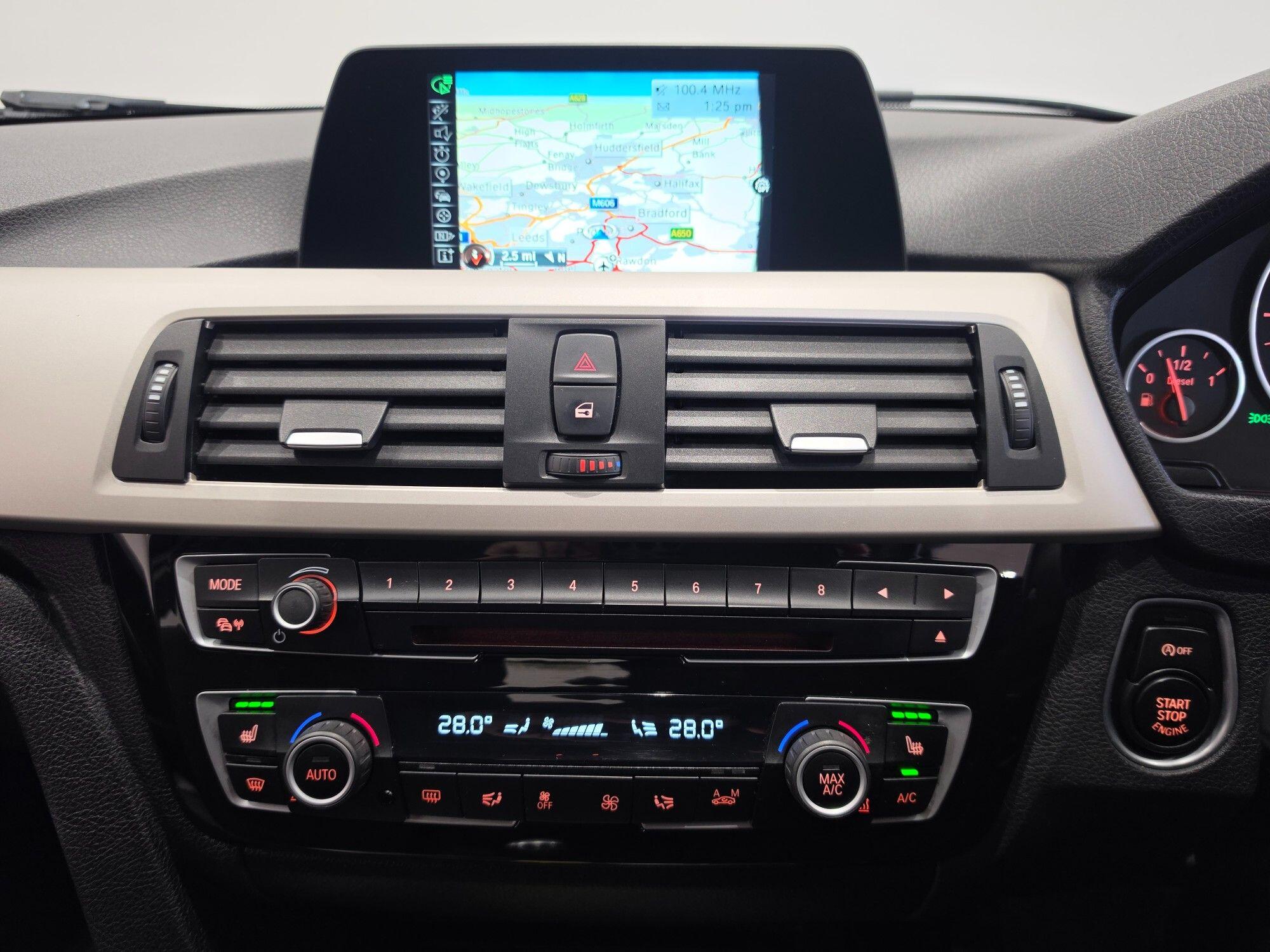 BMW 3 Series view 22