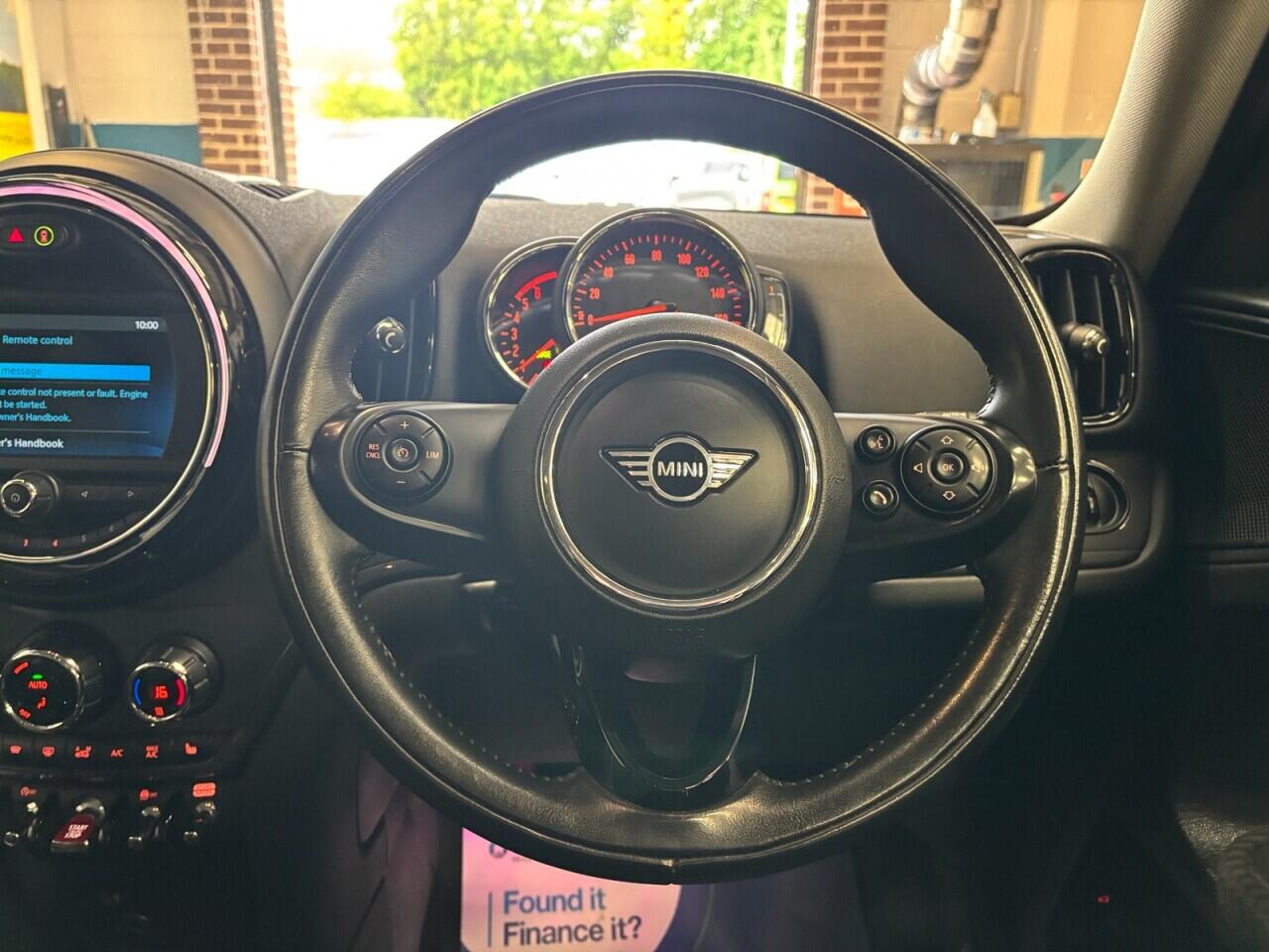 Mini Countryman view 17