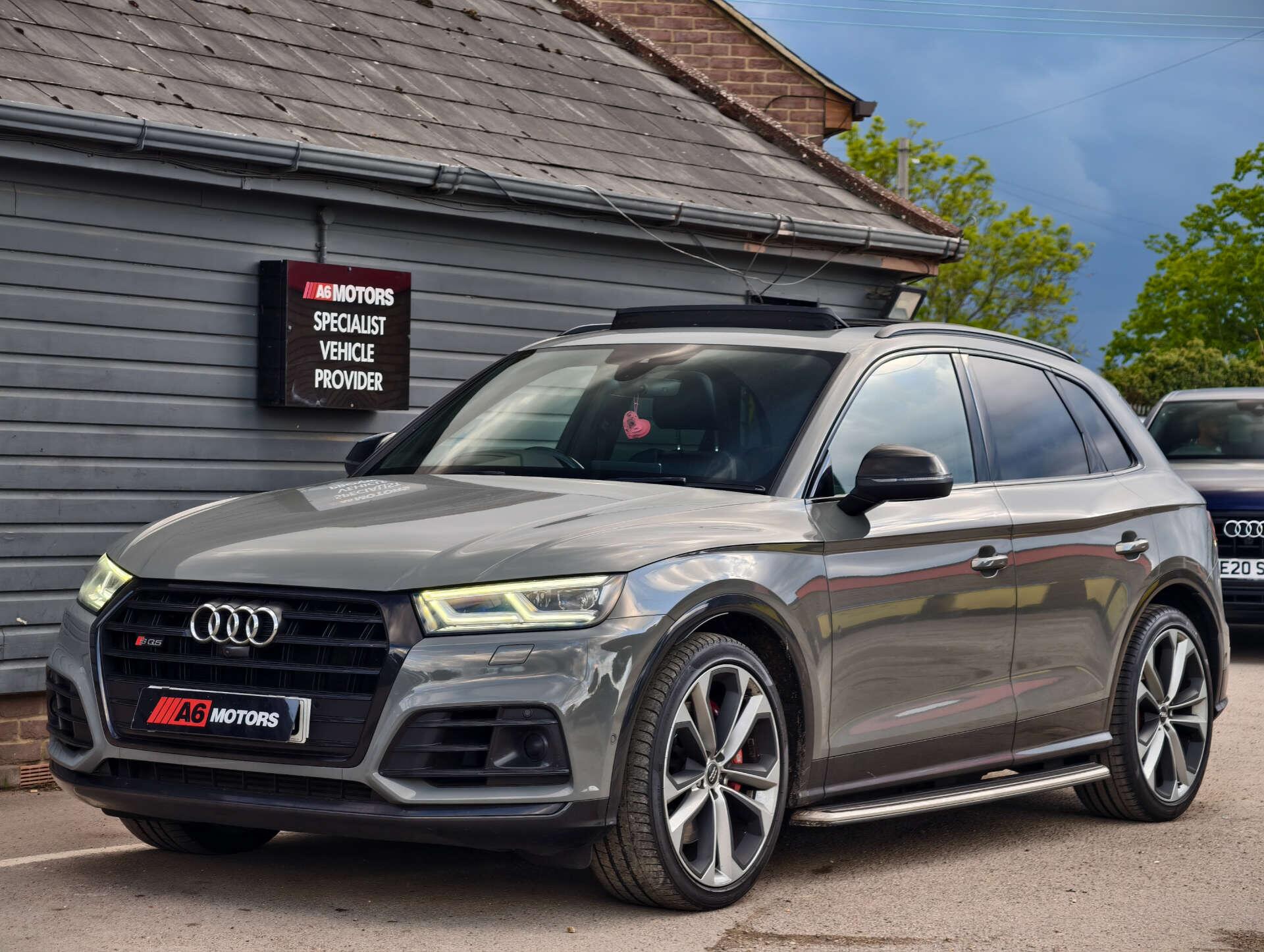 Audi SQ5 view 16