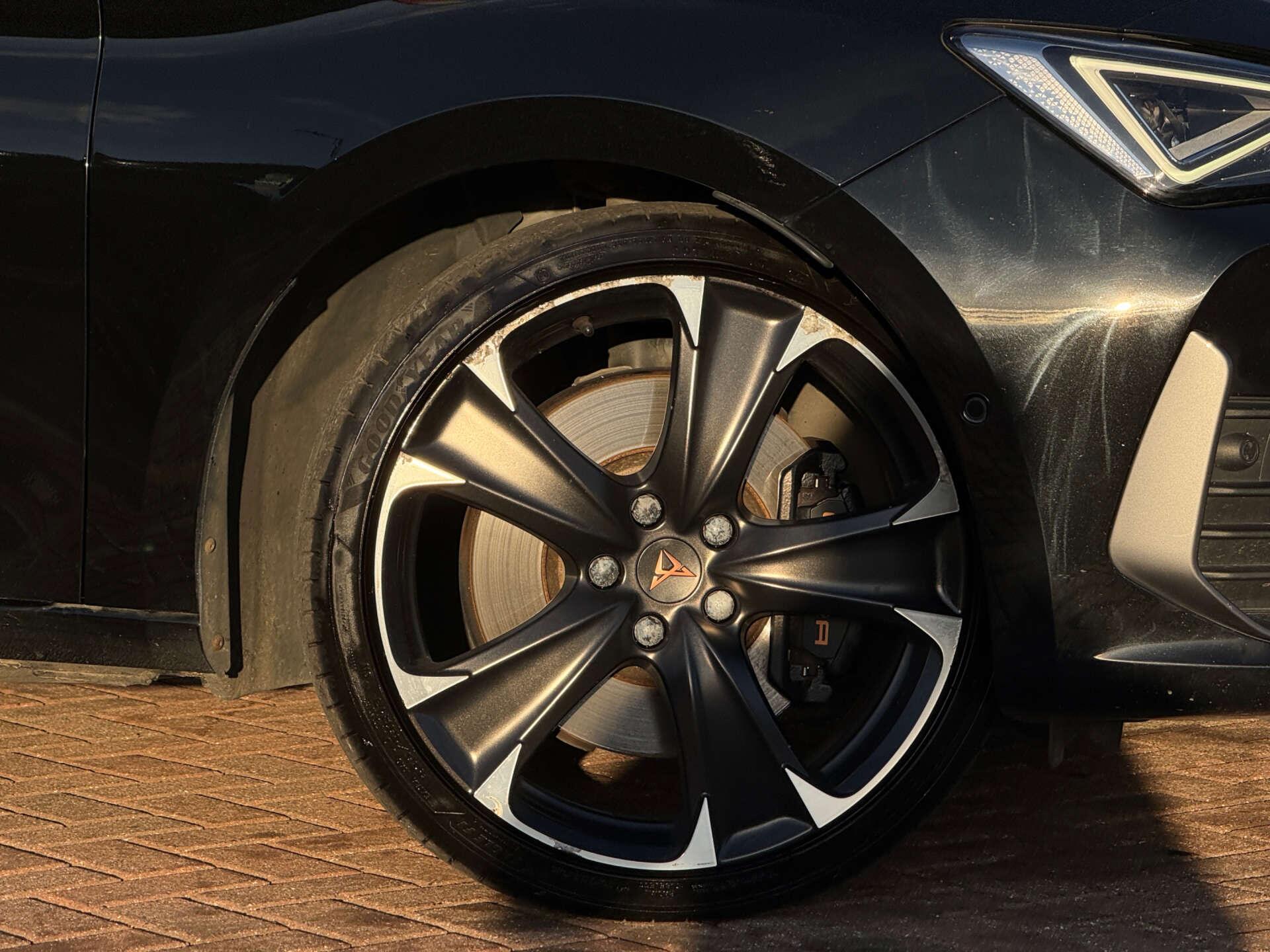 Cupra Leon view 11