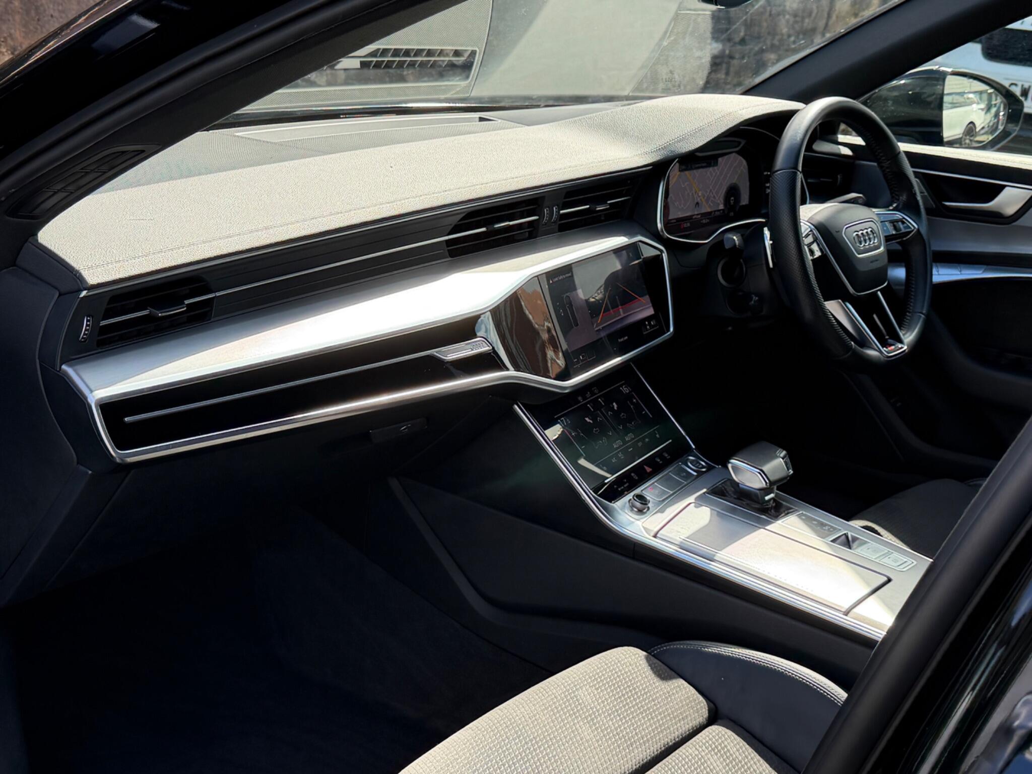 Audi A6 view 13