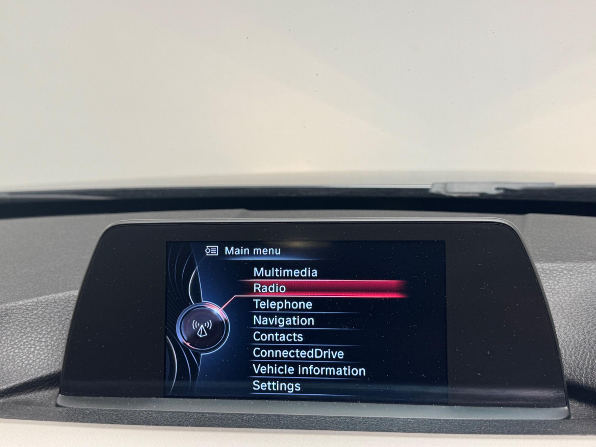BMW 3 Series view 21