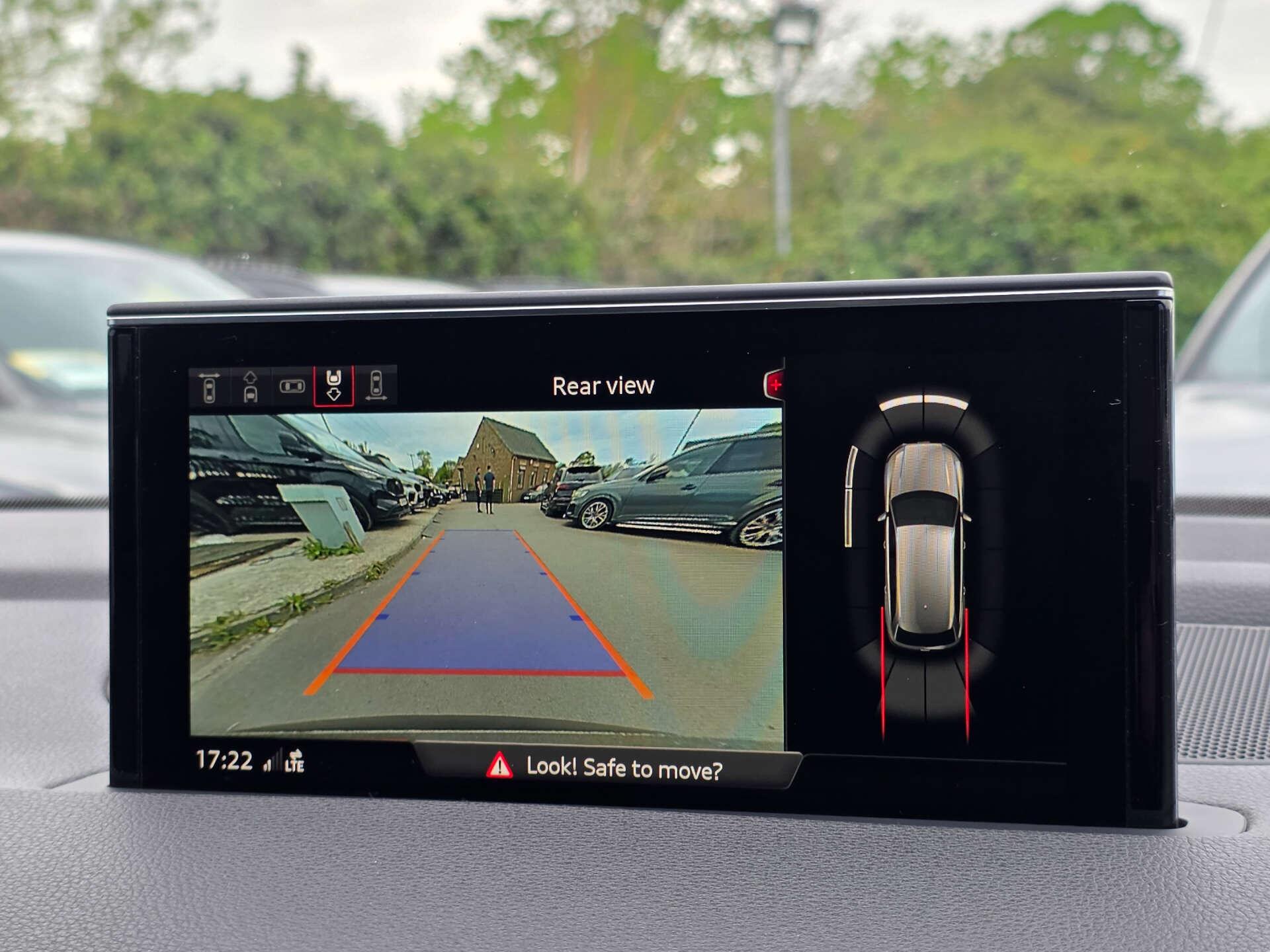 Audi SQ7 view 42