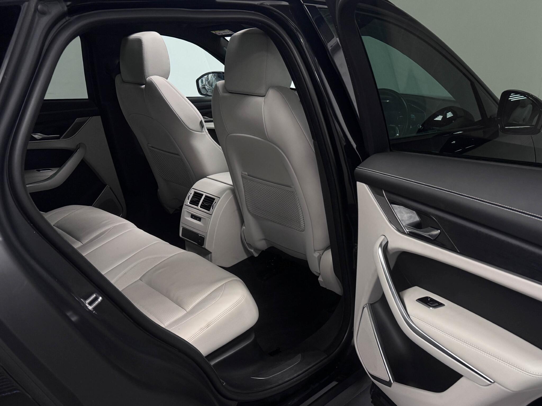 Jaguar F-Pace view 27