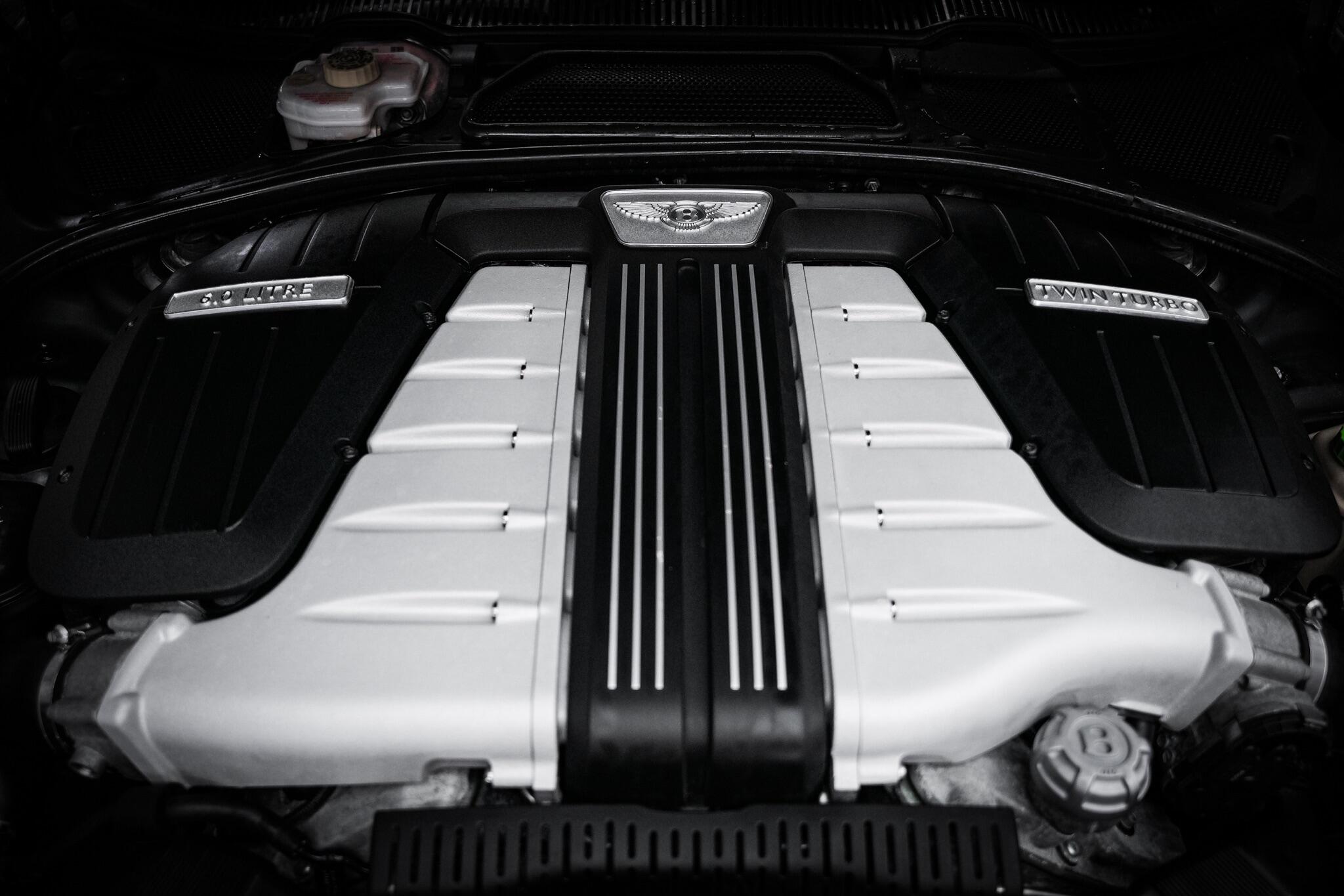 Bentley Flying Spur view 40