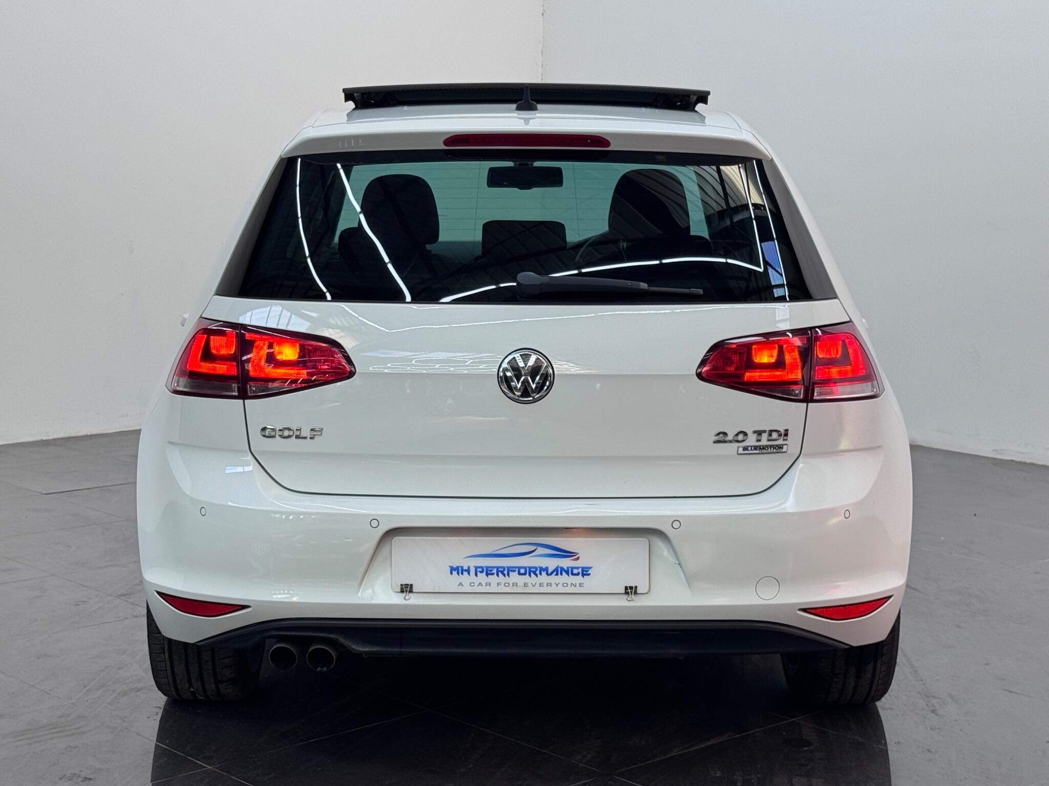 Volkswagen Golf view 4