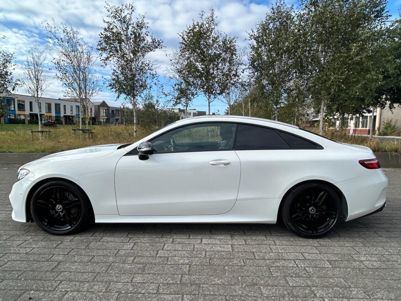 Mercedes-Benz E-Class view 17