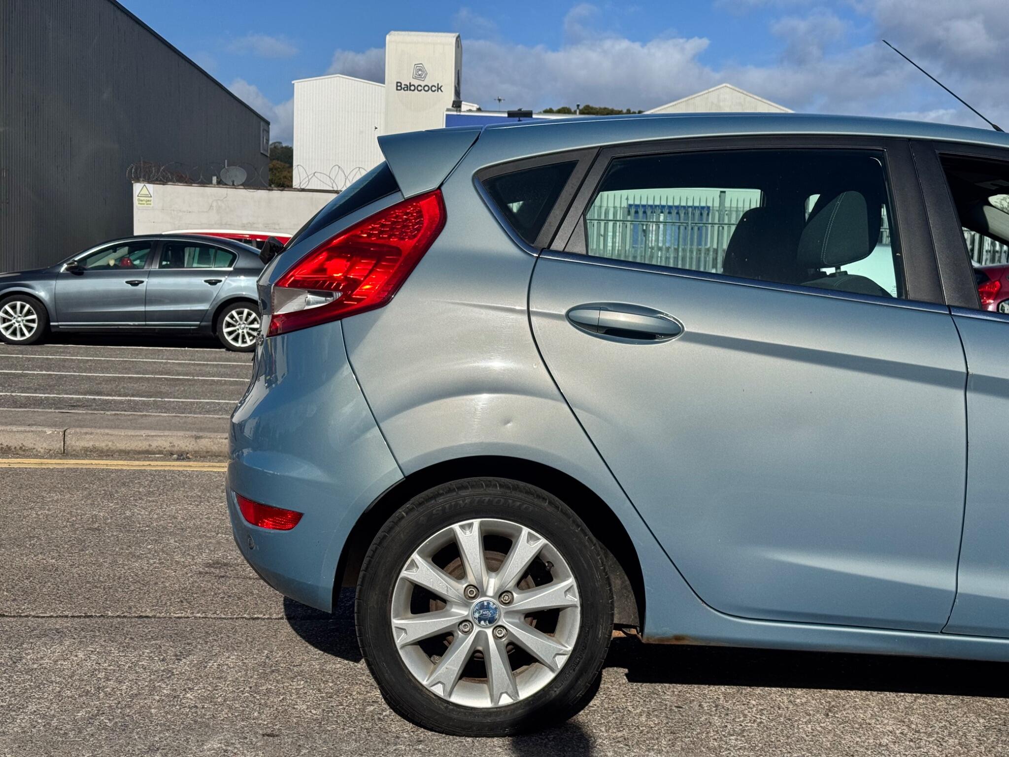 Ford Fiesta view 42