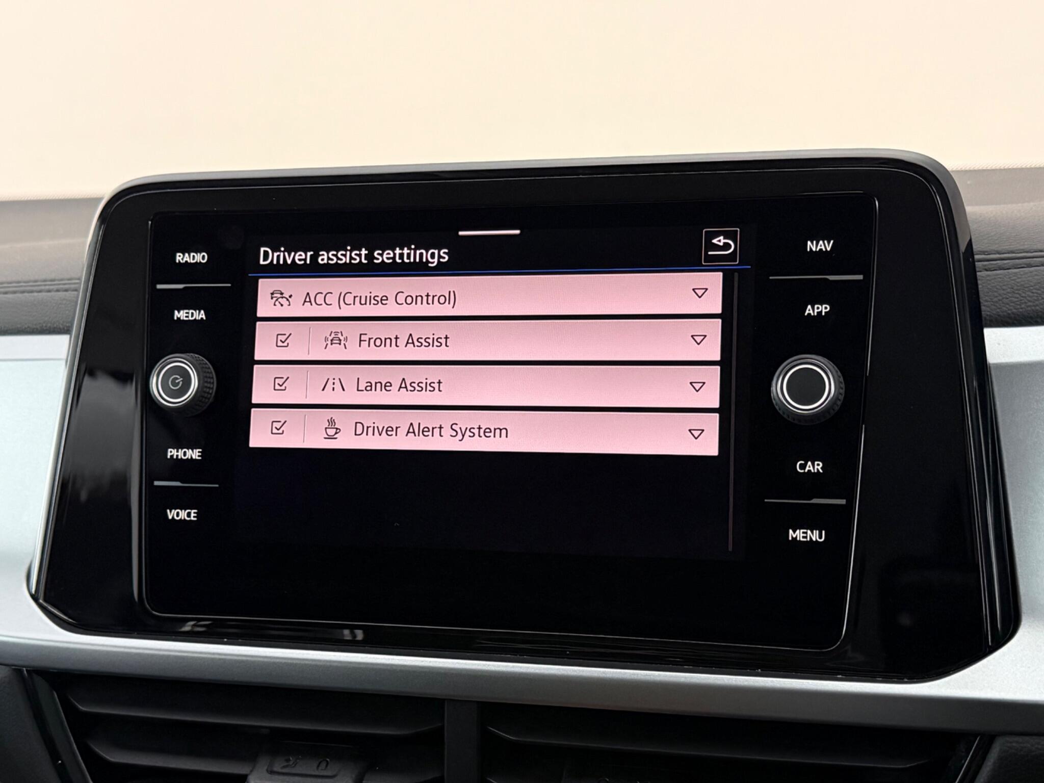 Volkswagen T-Roc view 30