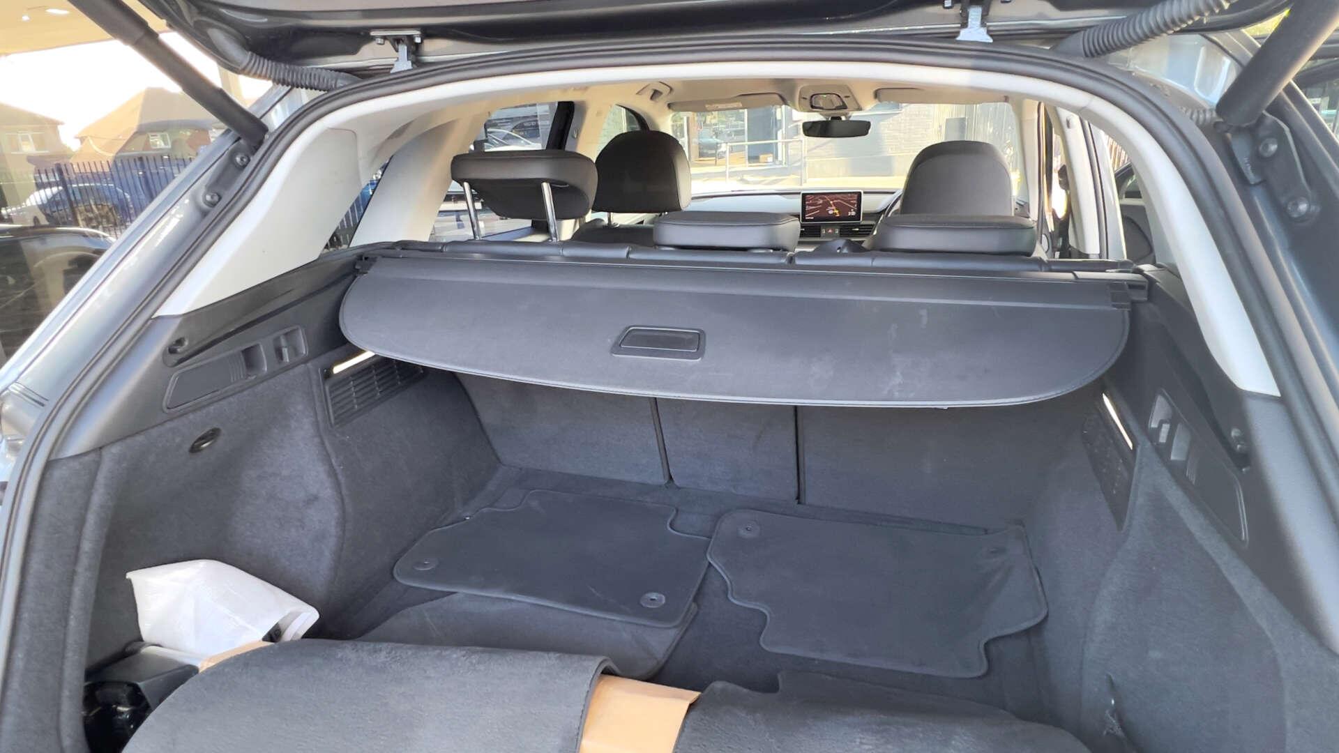 Audi Q5 view 25