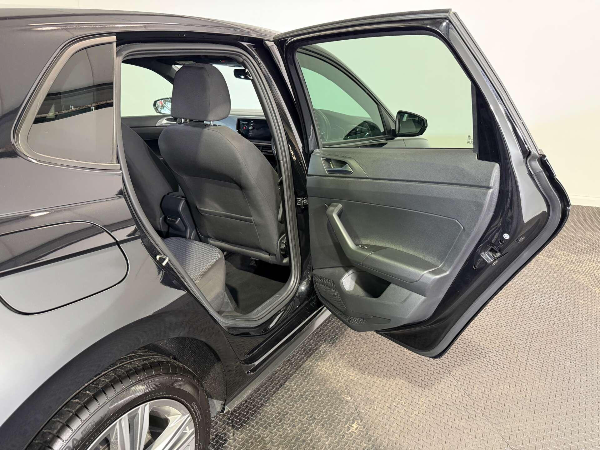 Volkswagen Polo view 42