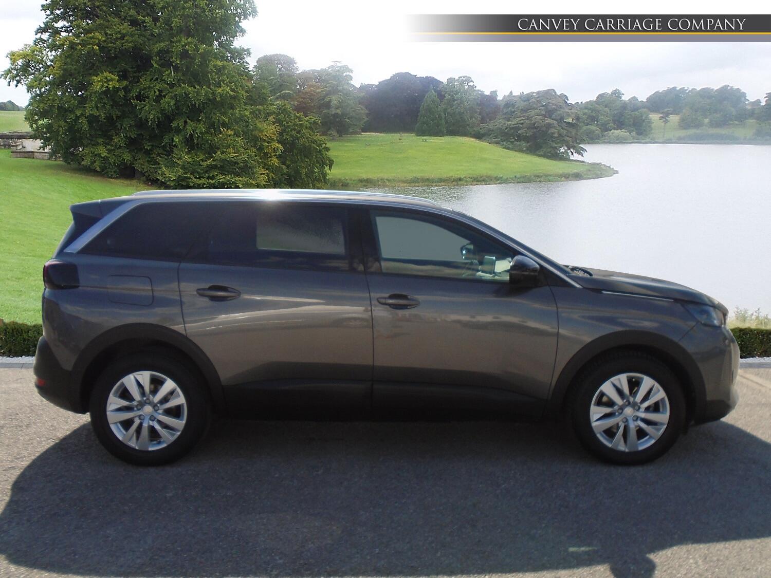 Peugeot 5008 view 5