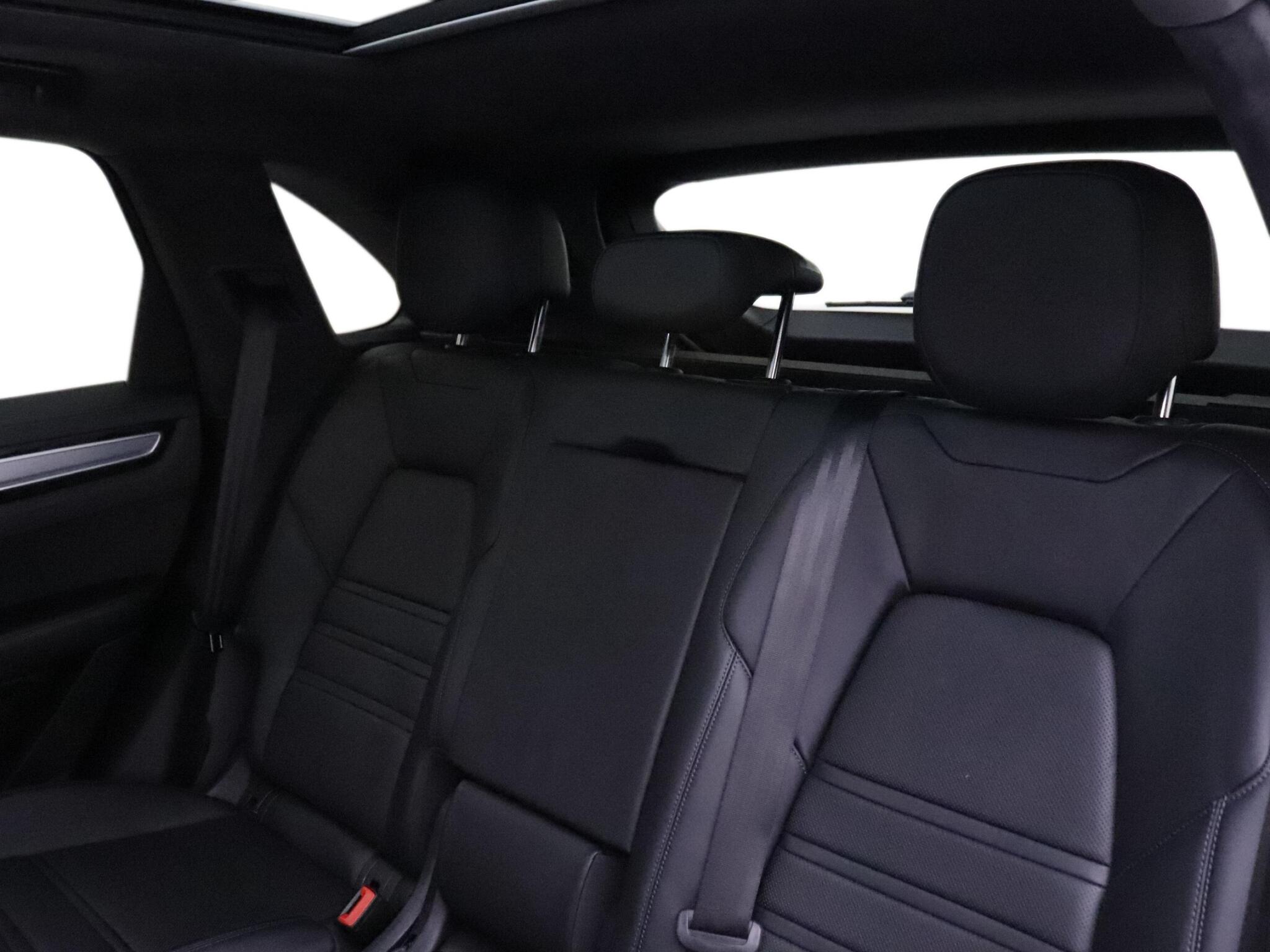 Porsche Cayenne view 18