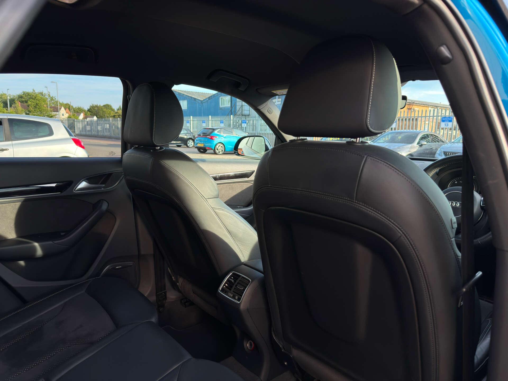Audi Q3 view 20