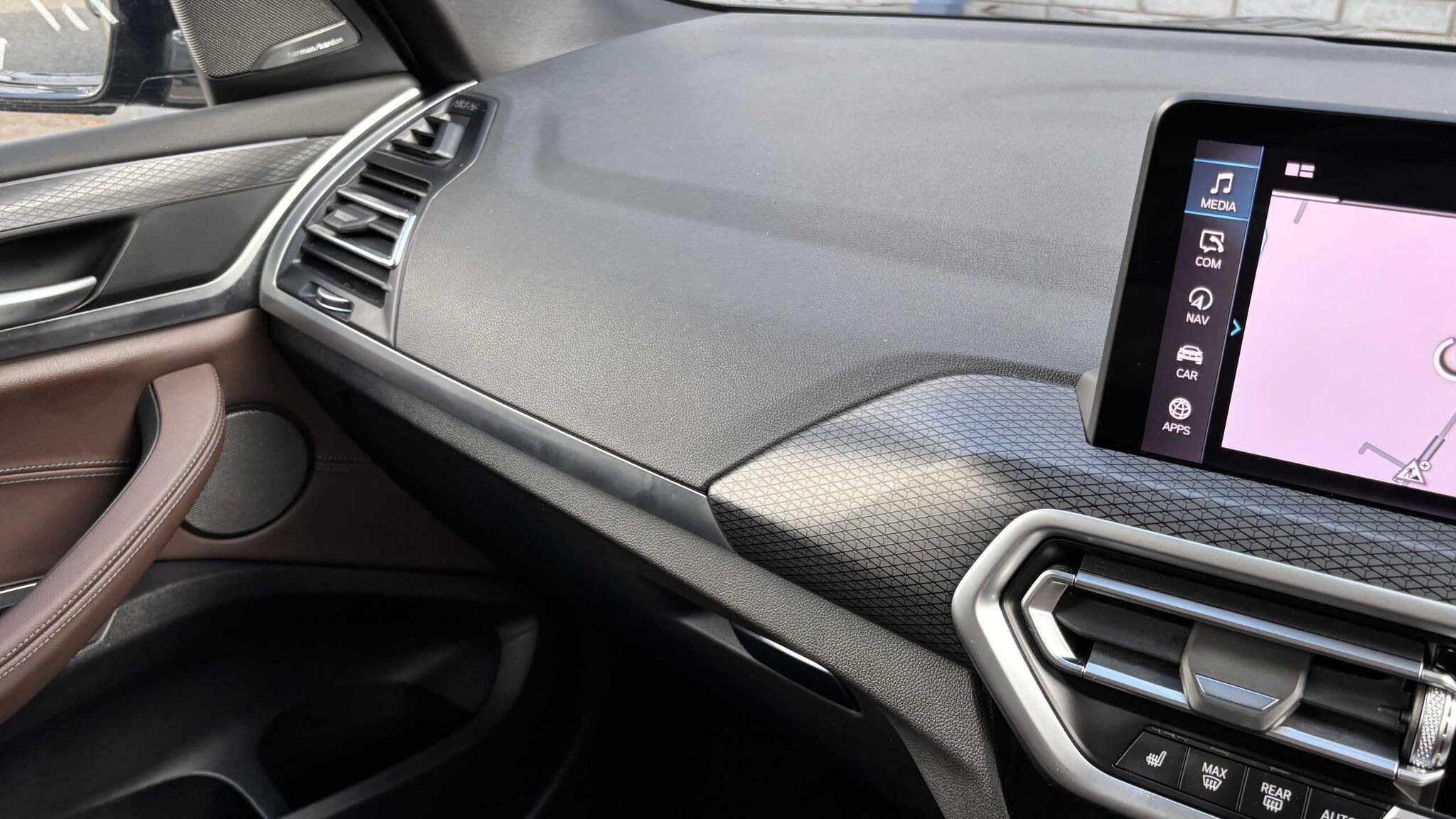 BMW X3 view 21