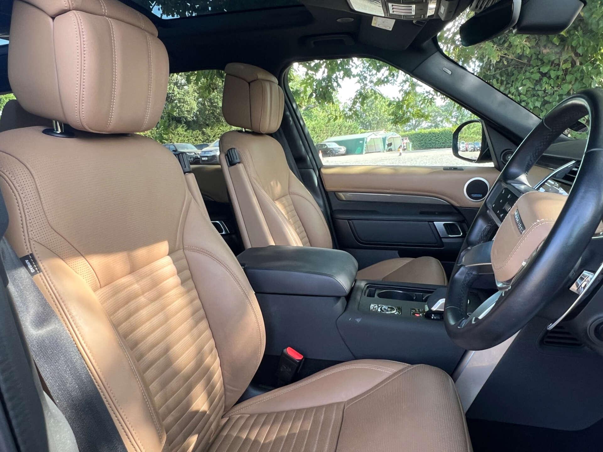 Land Rover Discovery view 7
