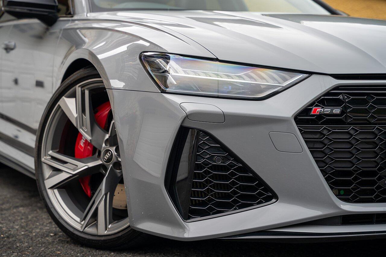 Audi RS6 view 22