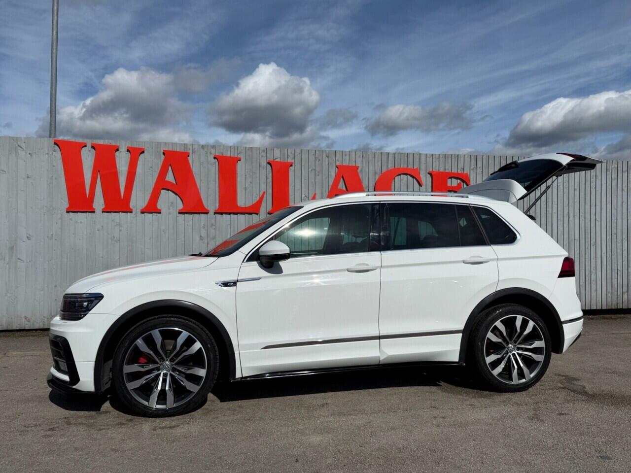 Volkswagen Tiguan view 12