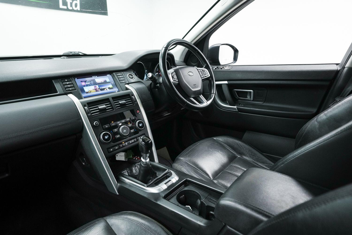 Land Rover Discovery Sport view 27