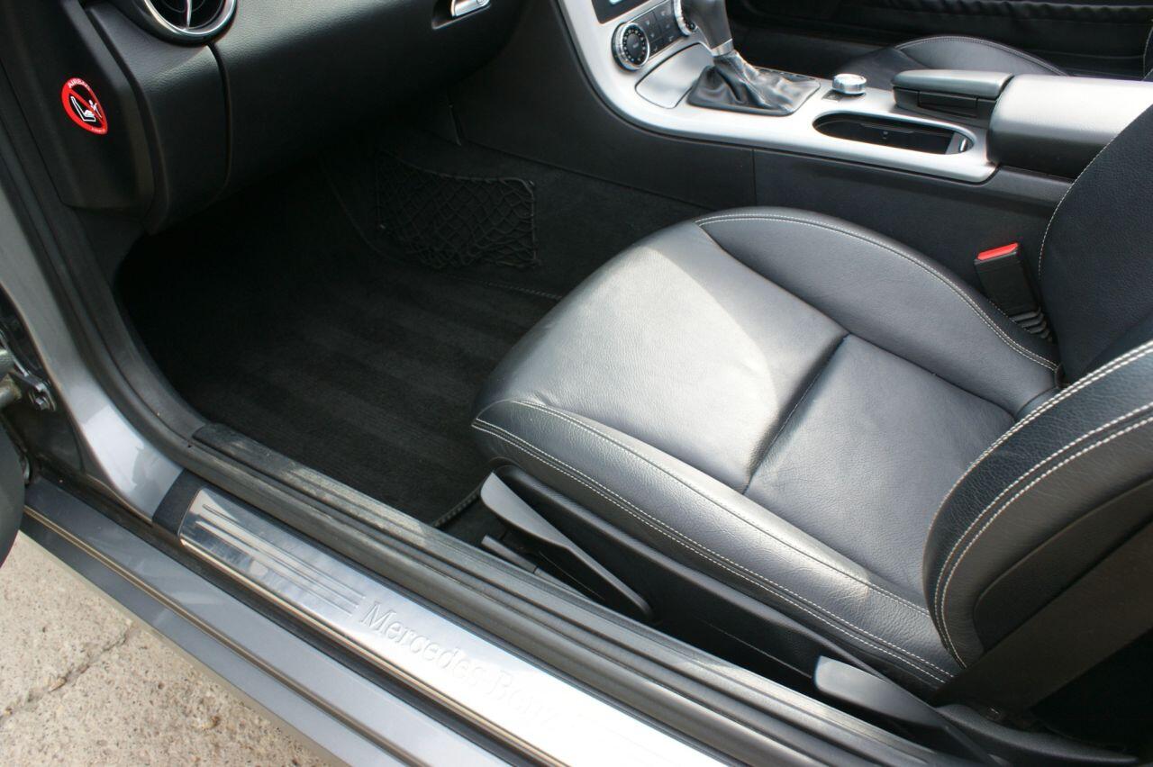 Mercedes-Benz SLK view 24