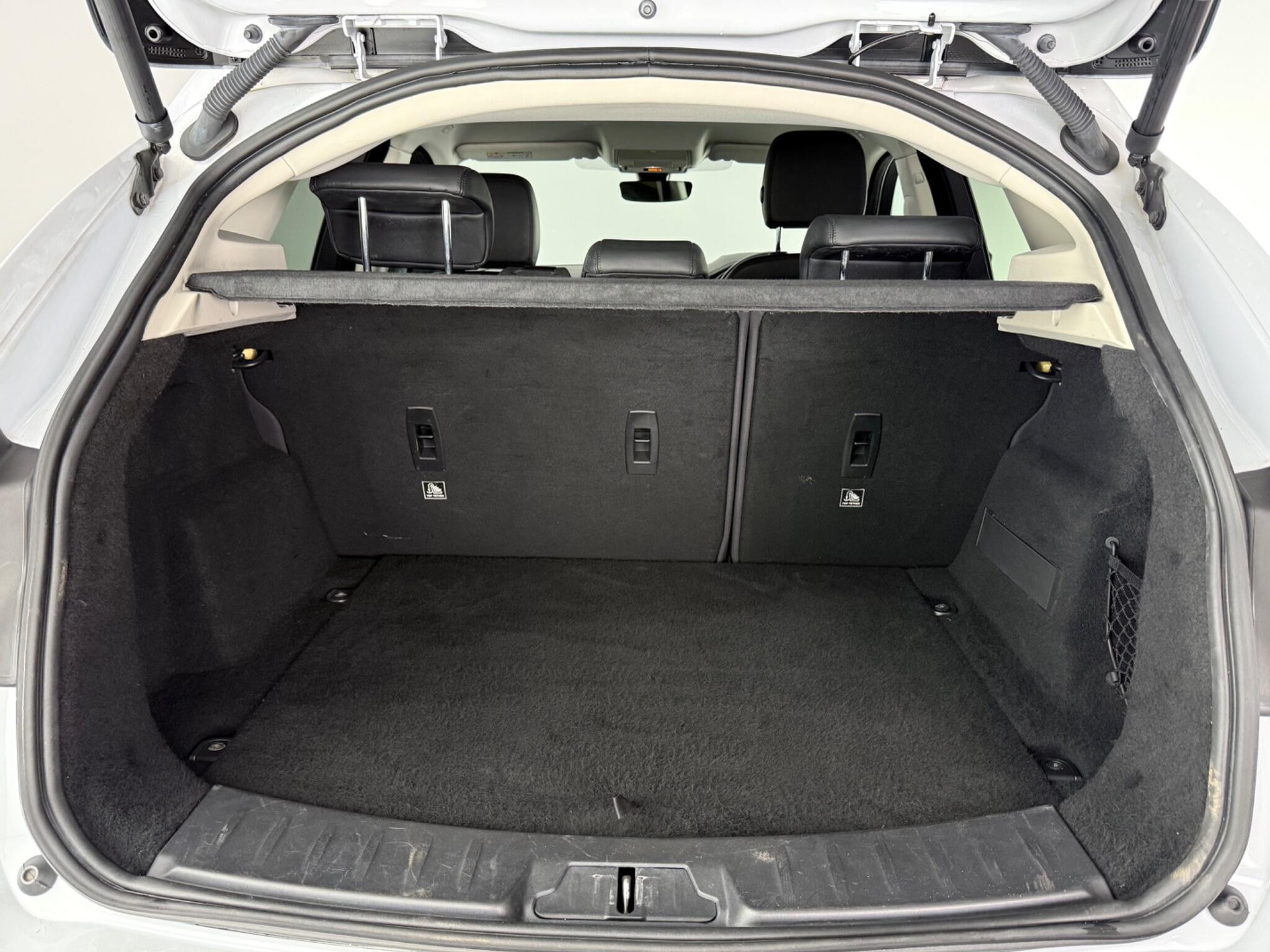 Jaguar E-Pace view 12