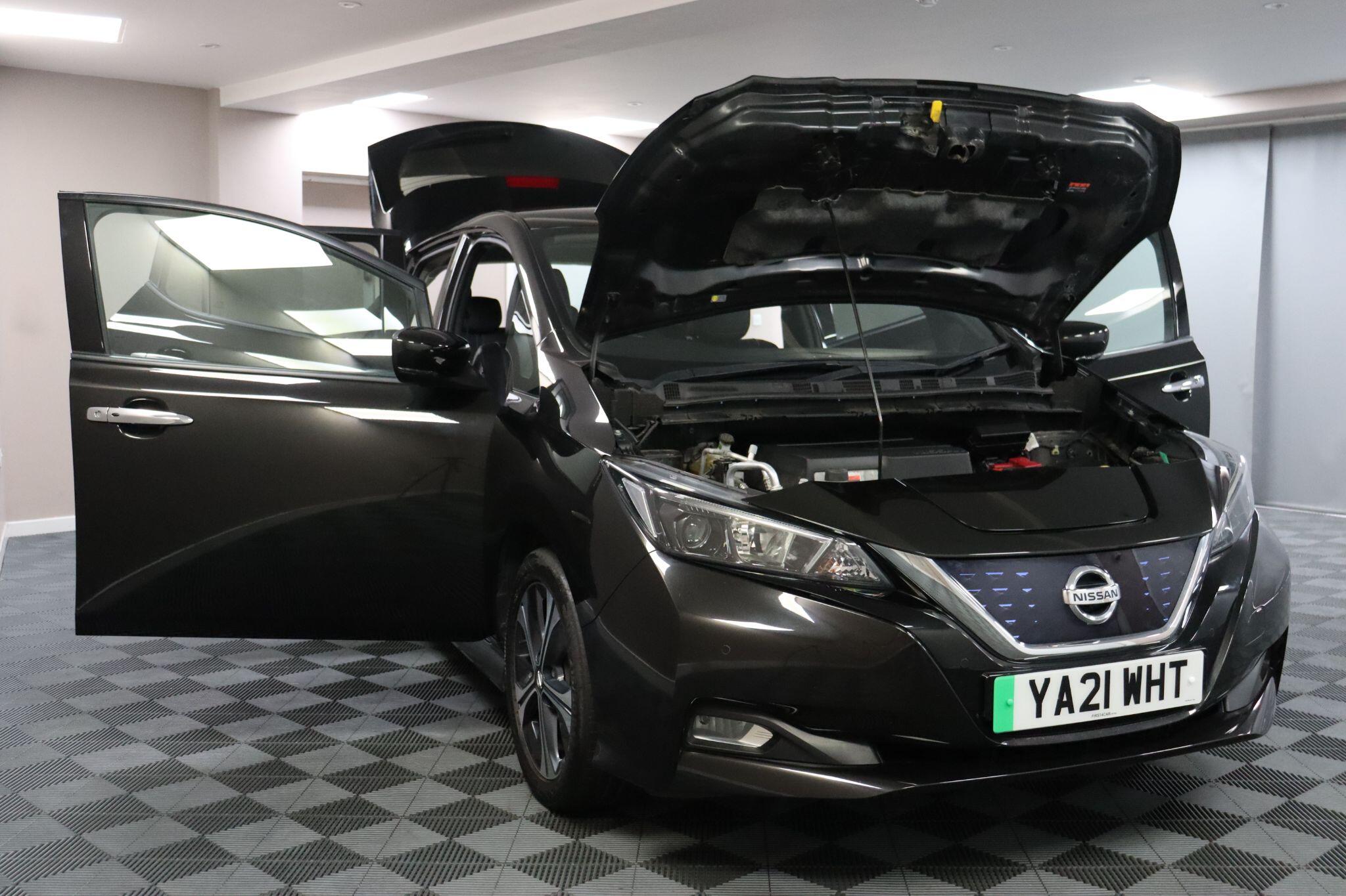 Nissan Leaf view 15