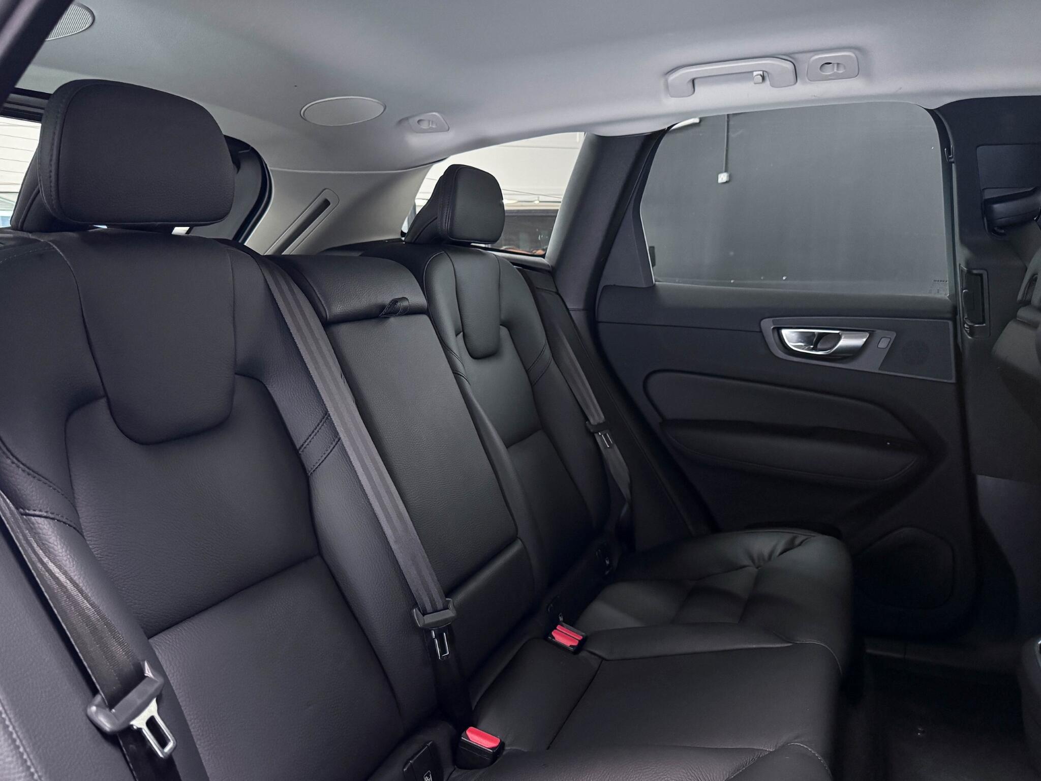 Volvo XC60 view 17