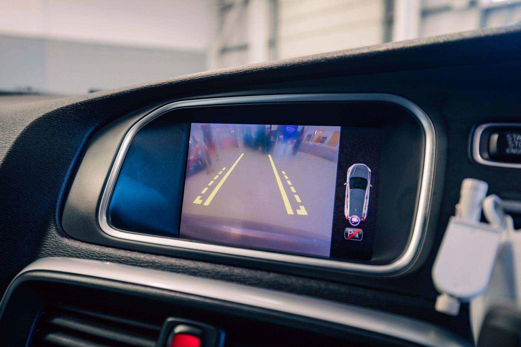 Volvo V40 view 17