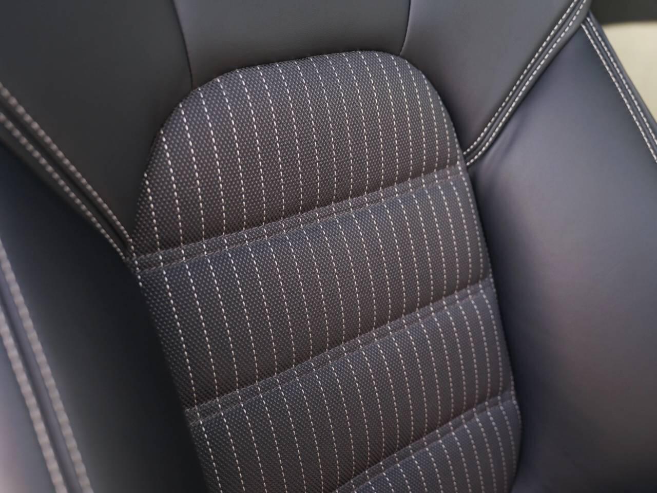 Porsche Macan view 23